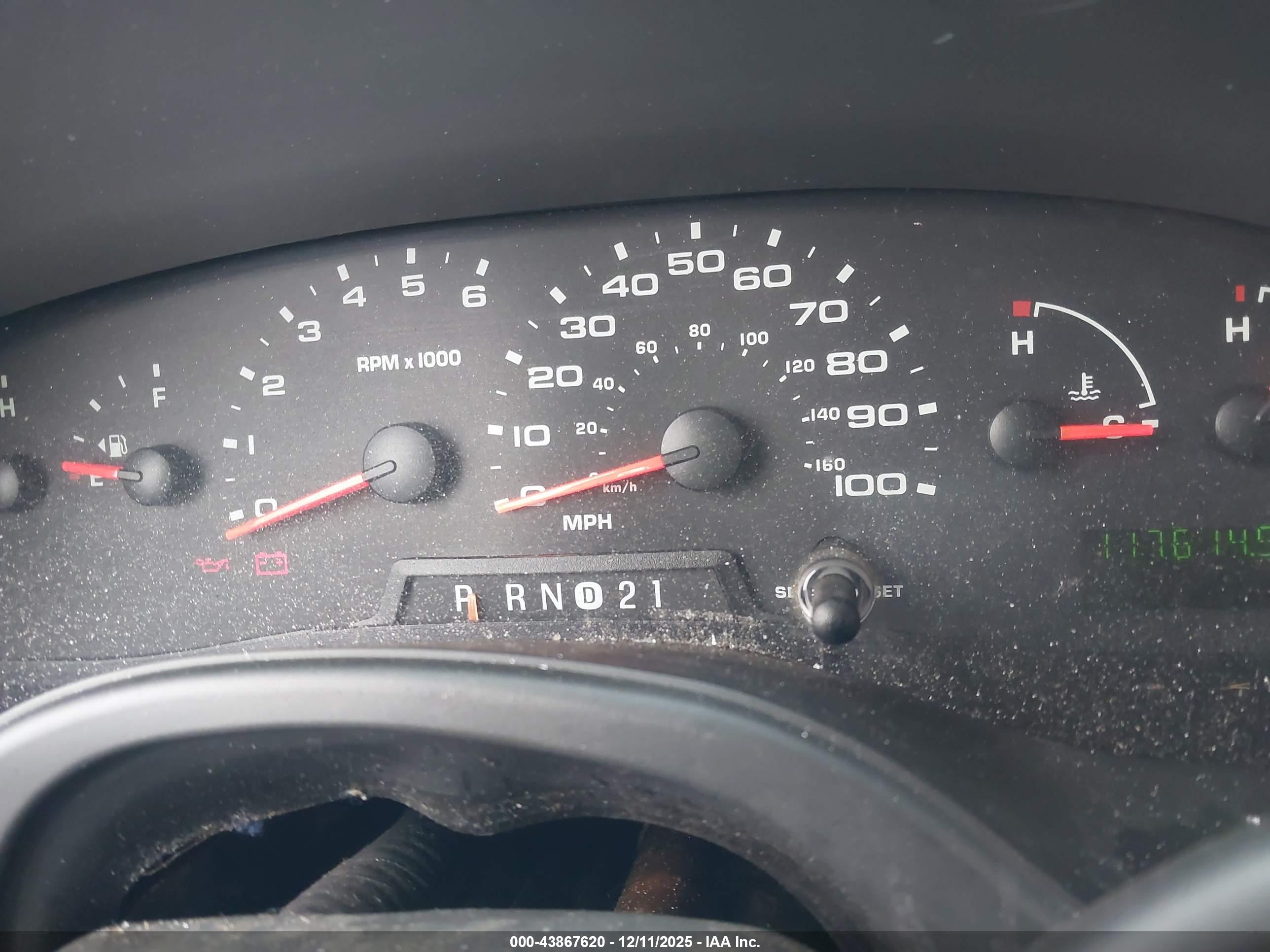 FORD E-150 image 7