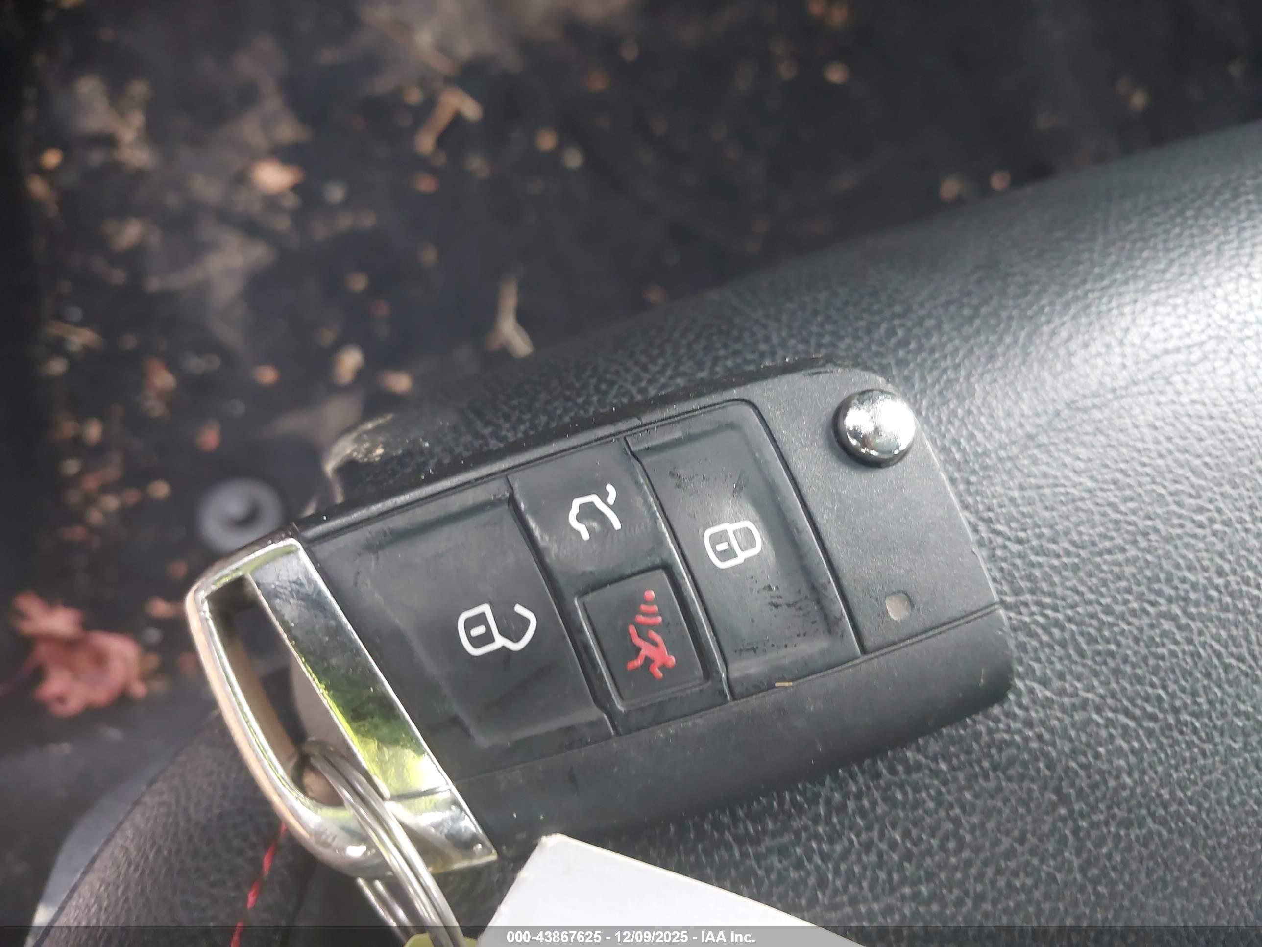 VOLKSWAGEN GOLF image 11