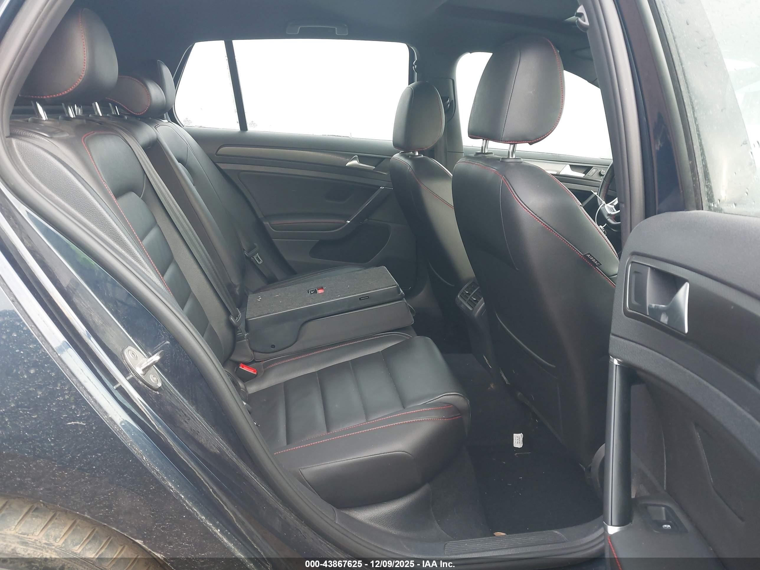 VOLKSWAGEN GOLF image 8