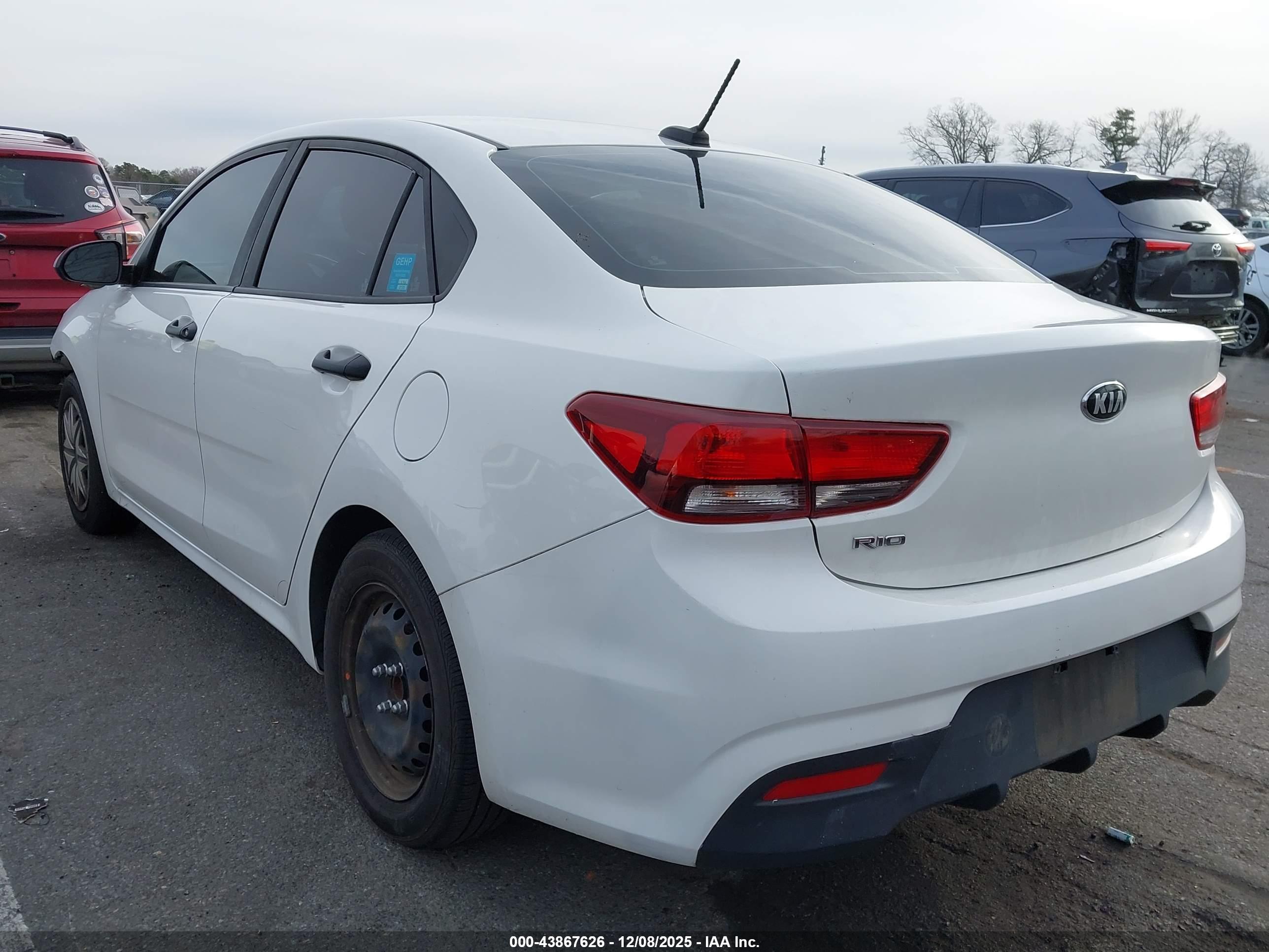 KIA RIO image 3