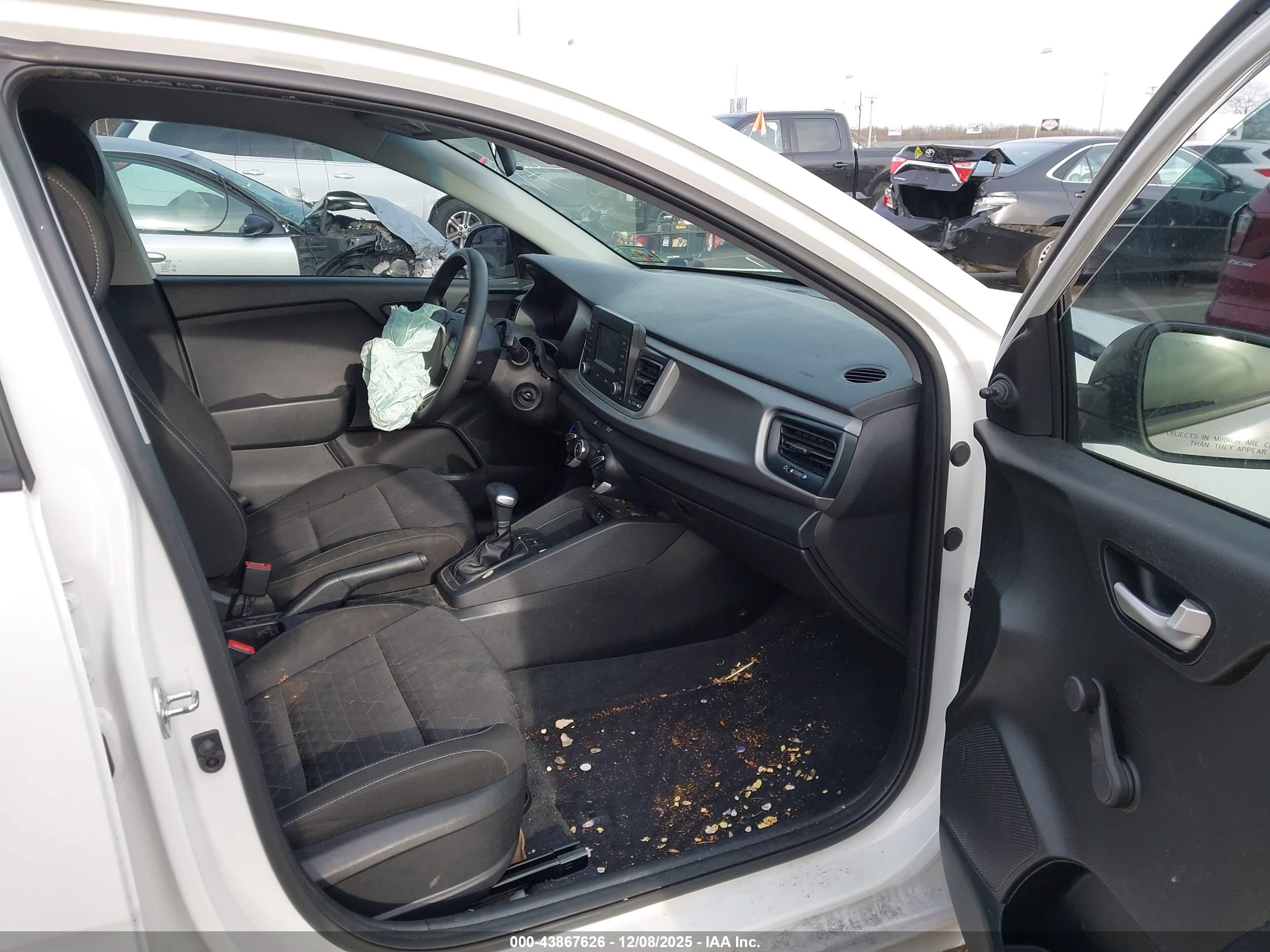 KIA RIO image 5