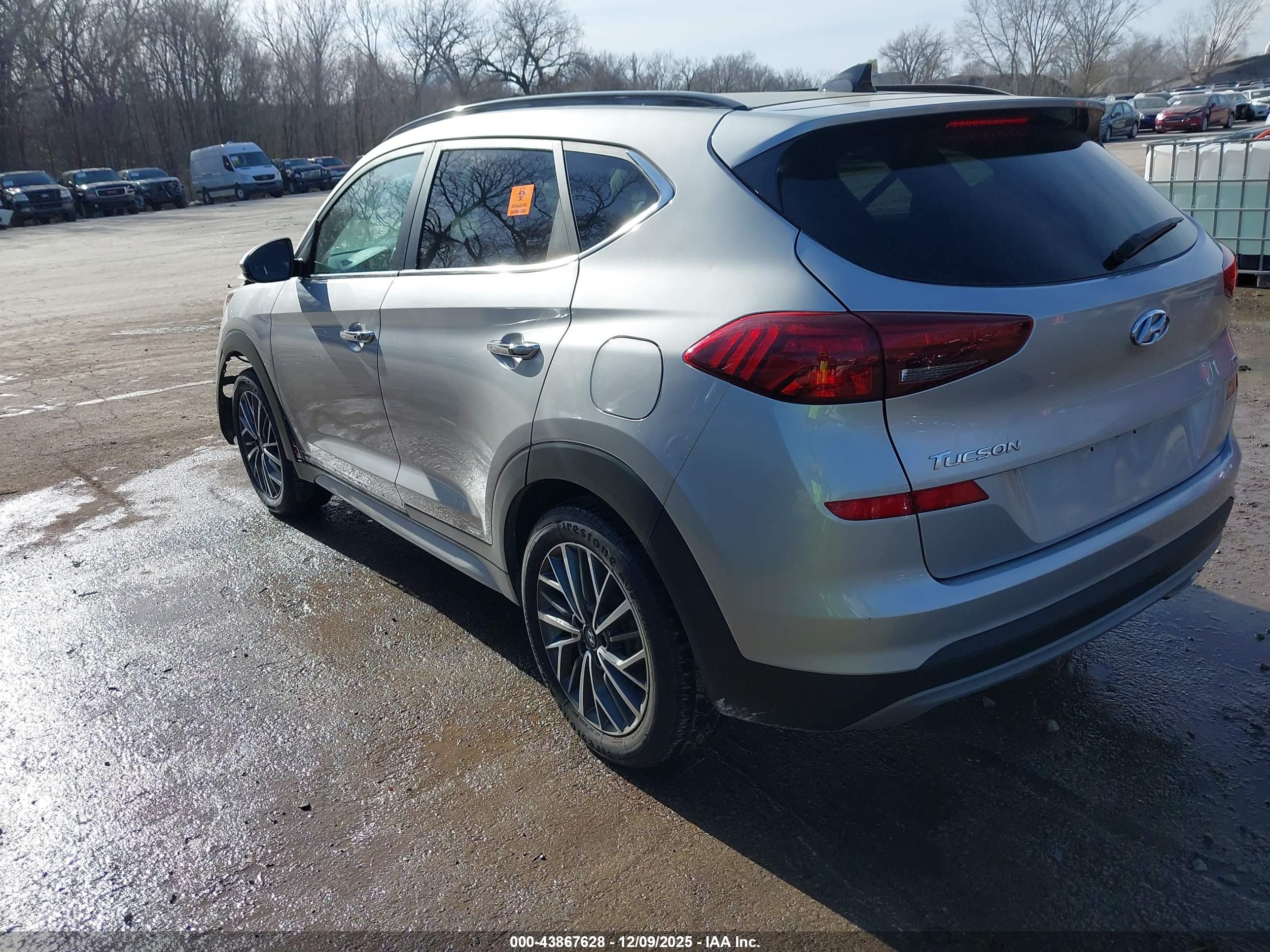 HYUNDAI TUCSON image 3