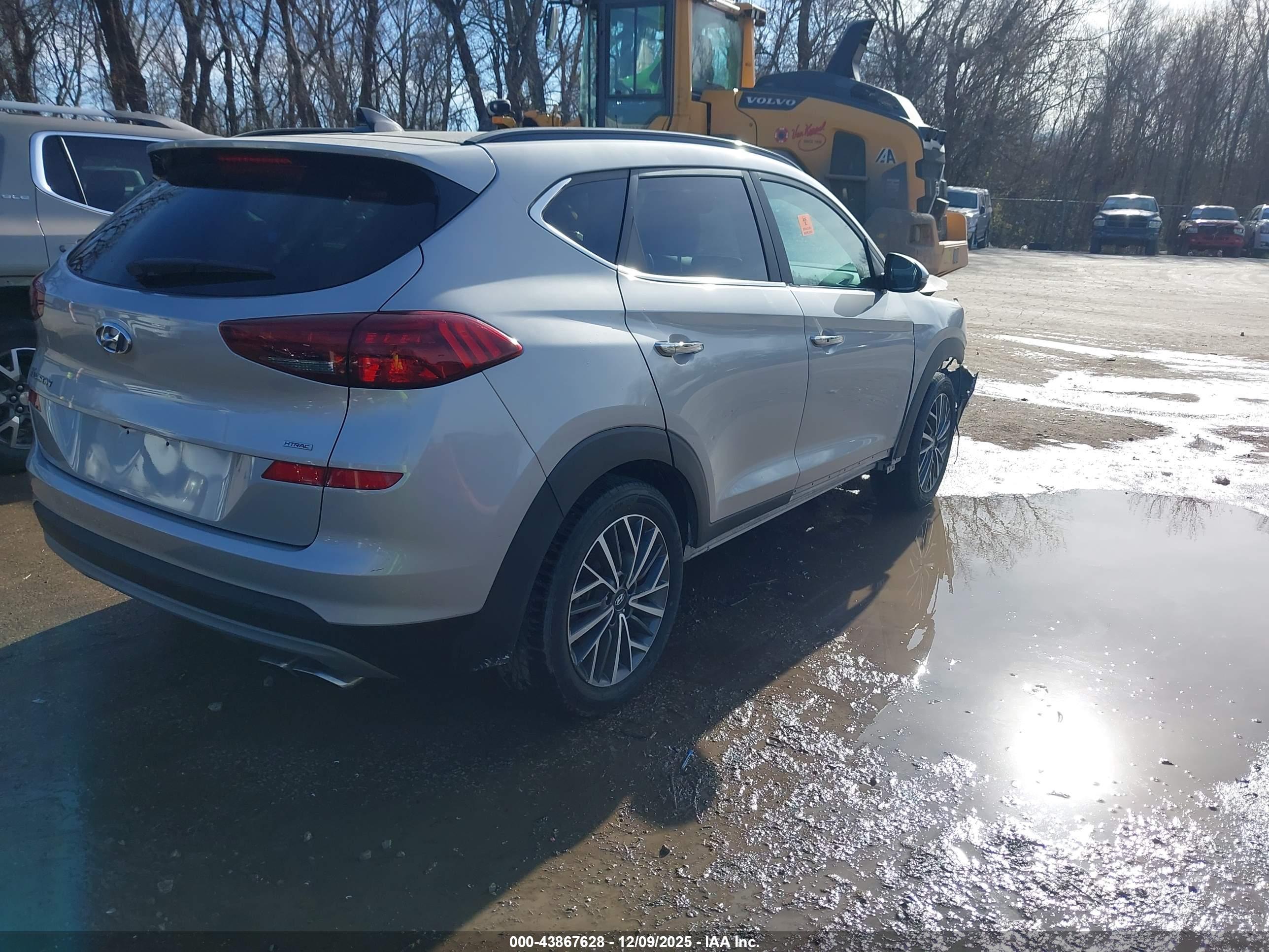 HYUNDAI TUCSON image 4