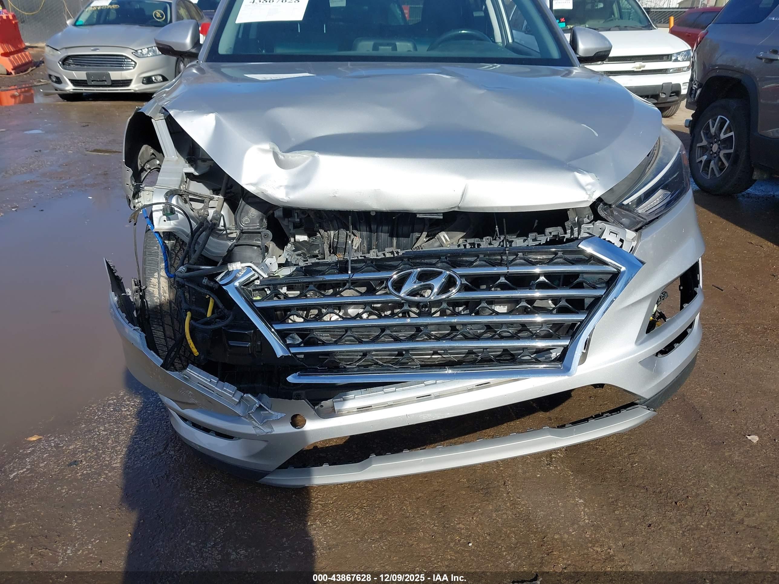 HYUNDAI TUCSON image 6