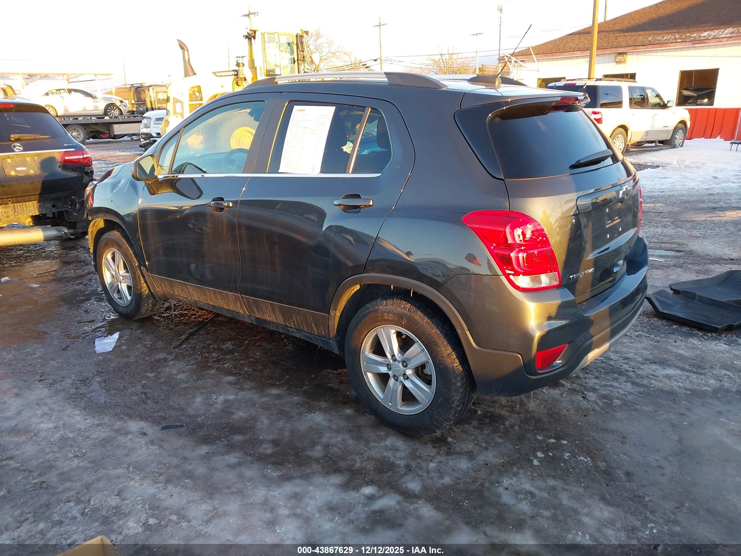 CHEVROLET TRAX image 3