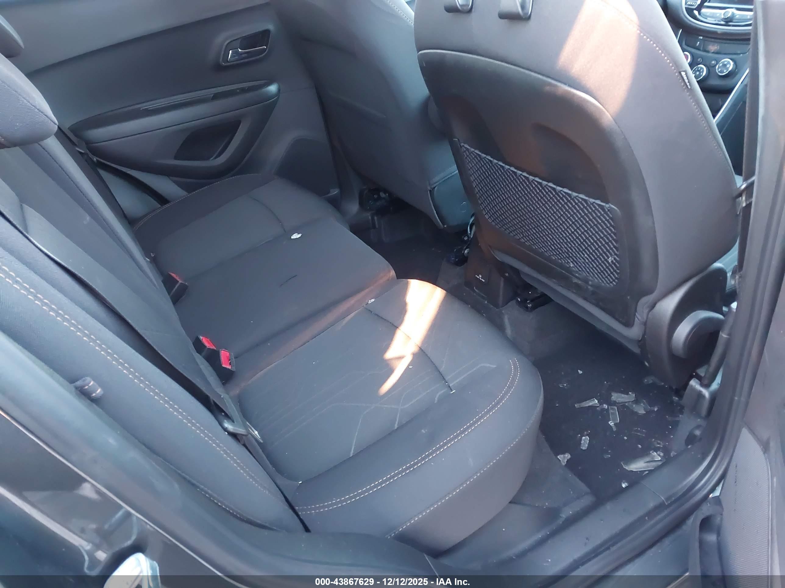 CHEVROLET TRAX image 8