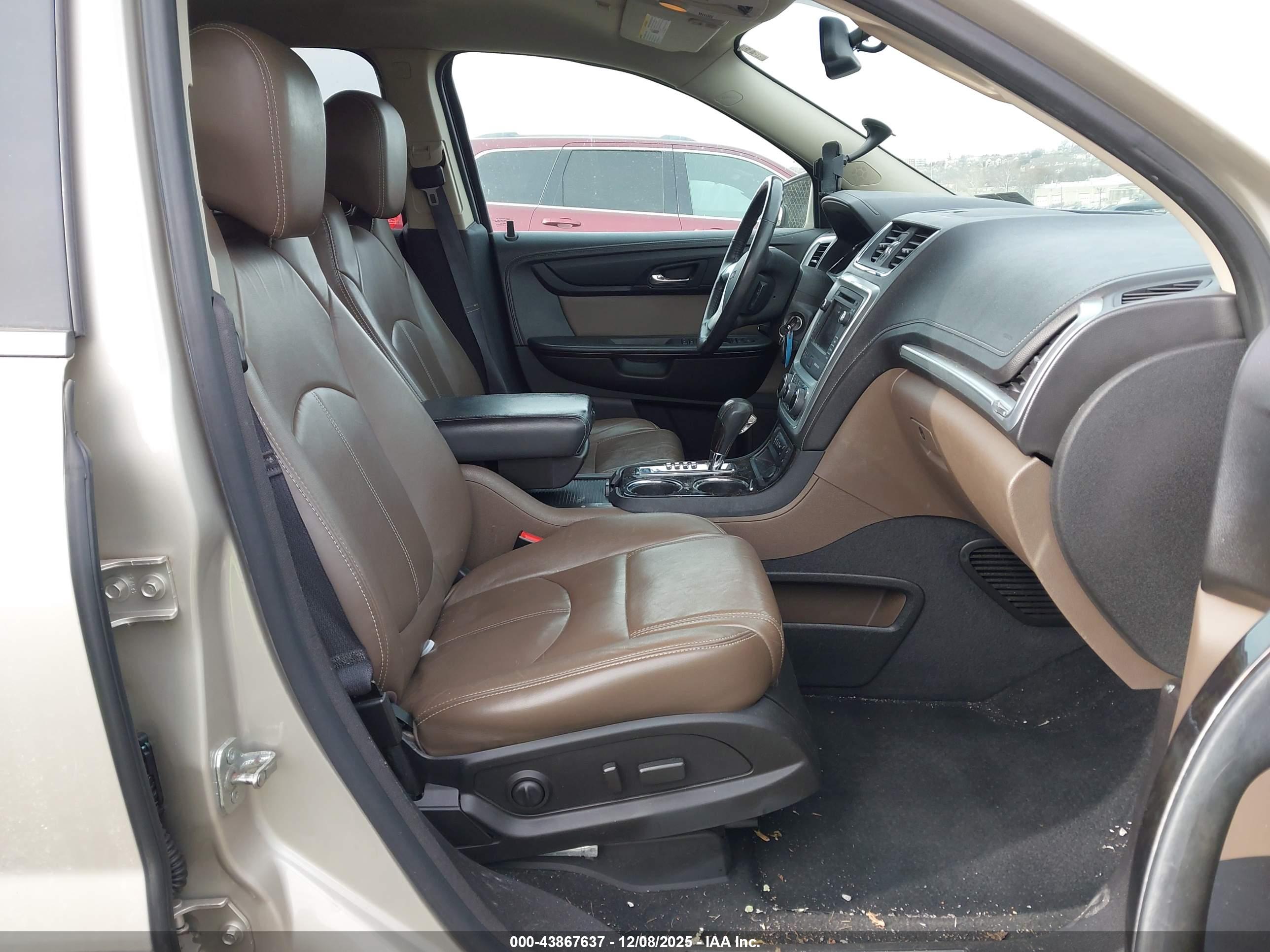GMC ACADIA image 5