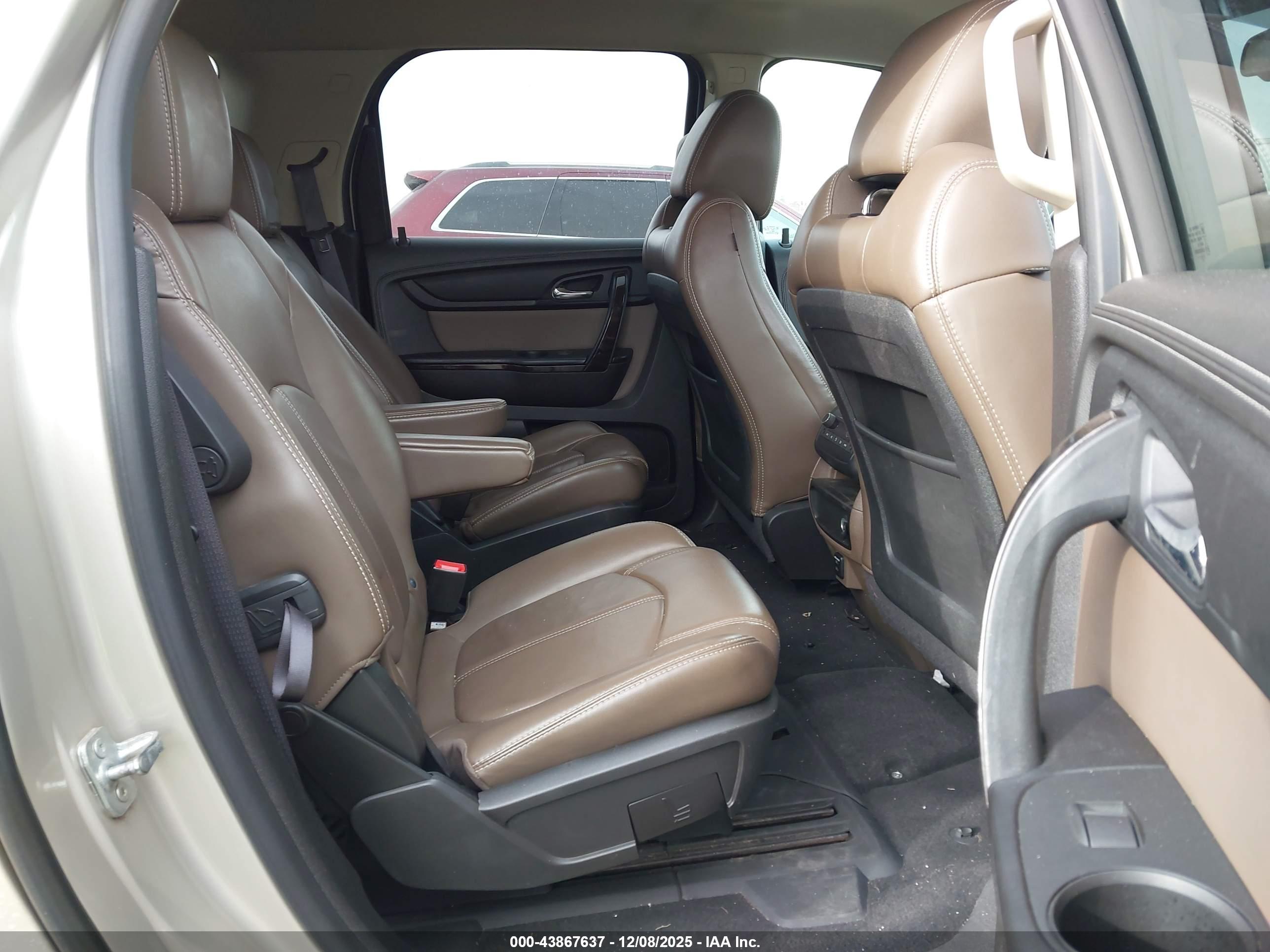 GMC ACADIA image 8