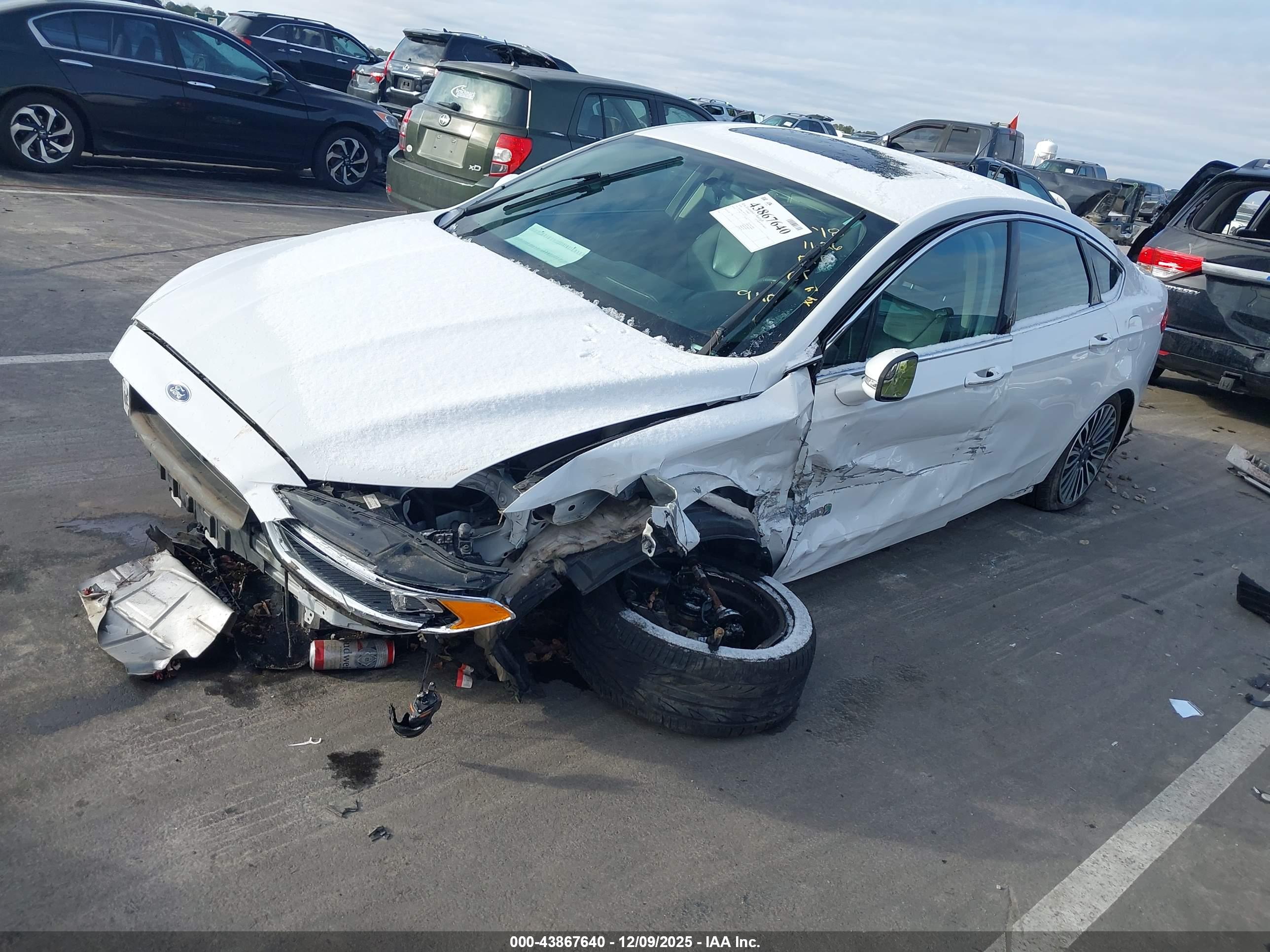 FORD FUSION image 2