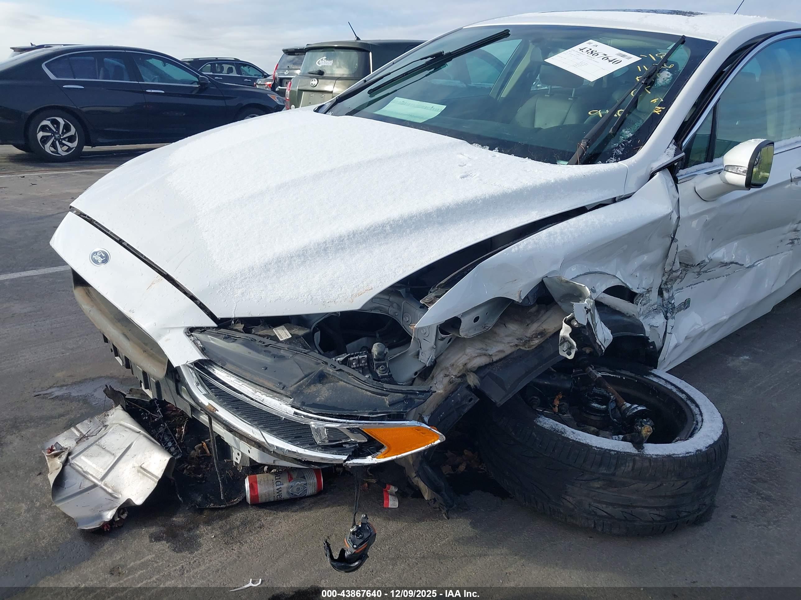 FORD FUSION image 6