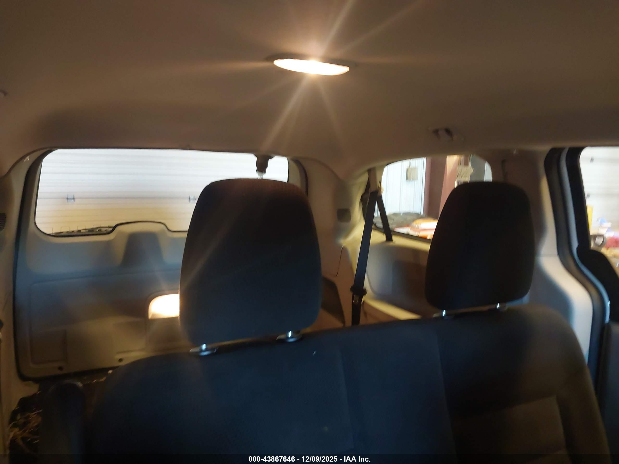DODGE GRAND image 8