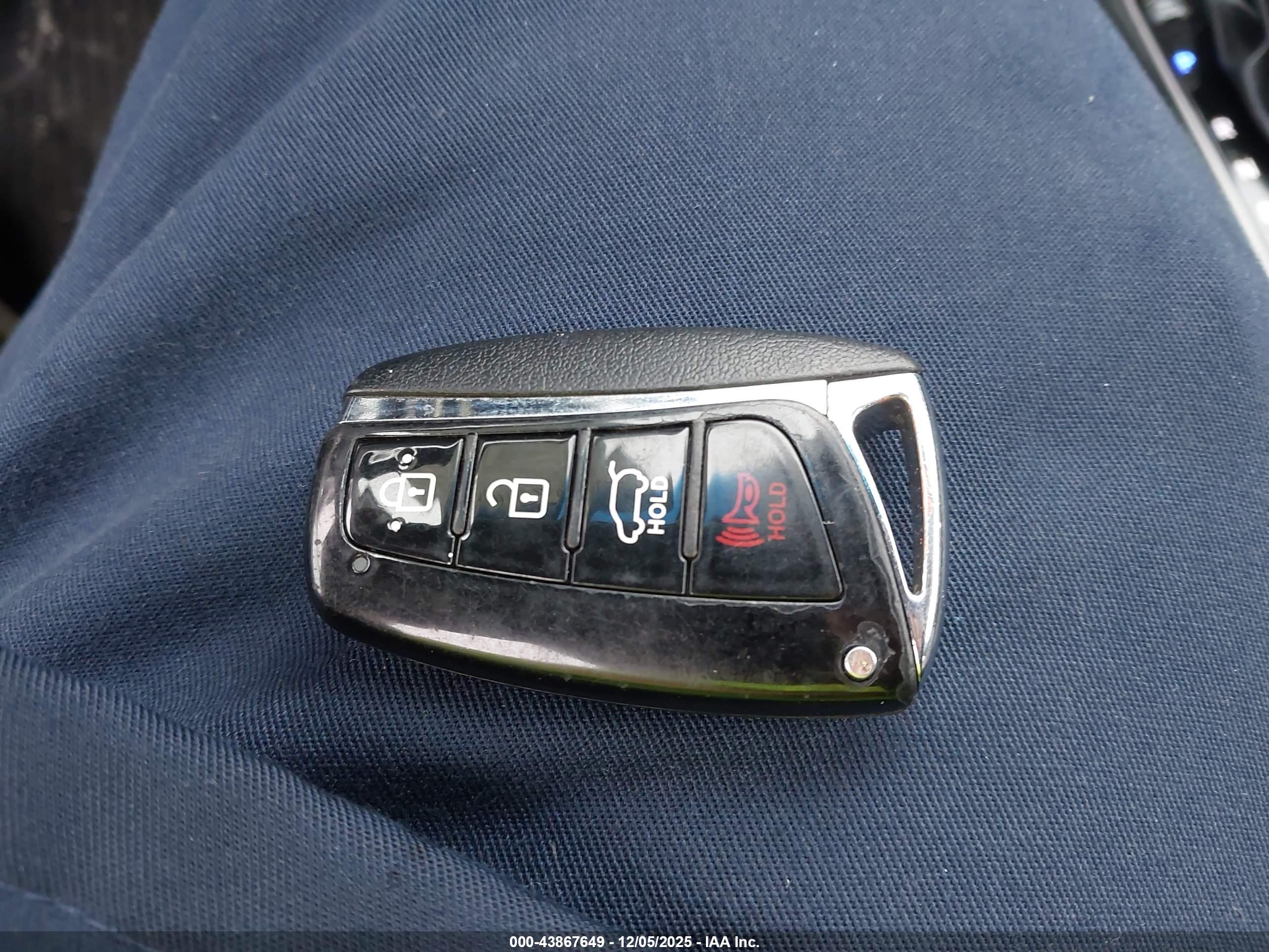 HYUNDAI SANTA image 11