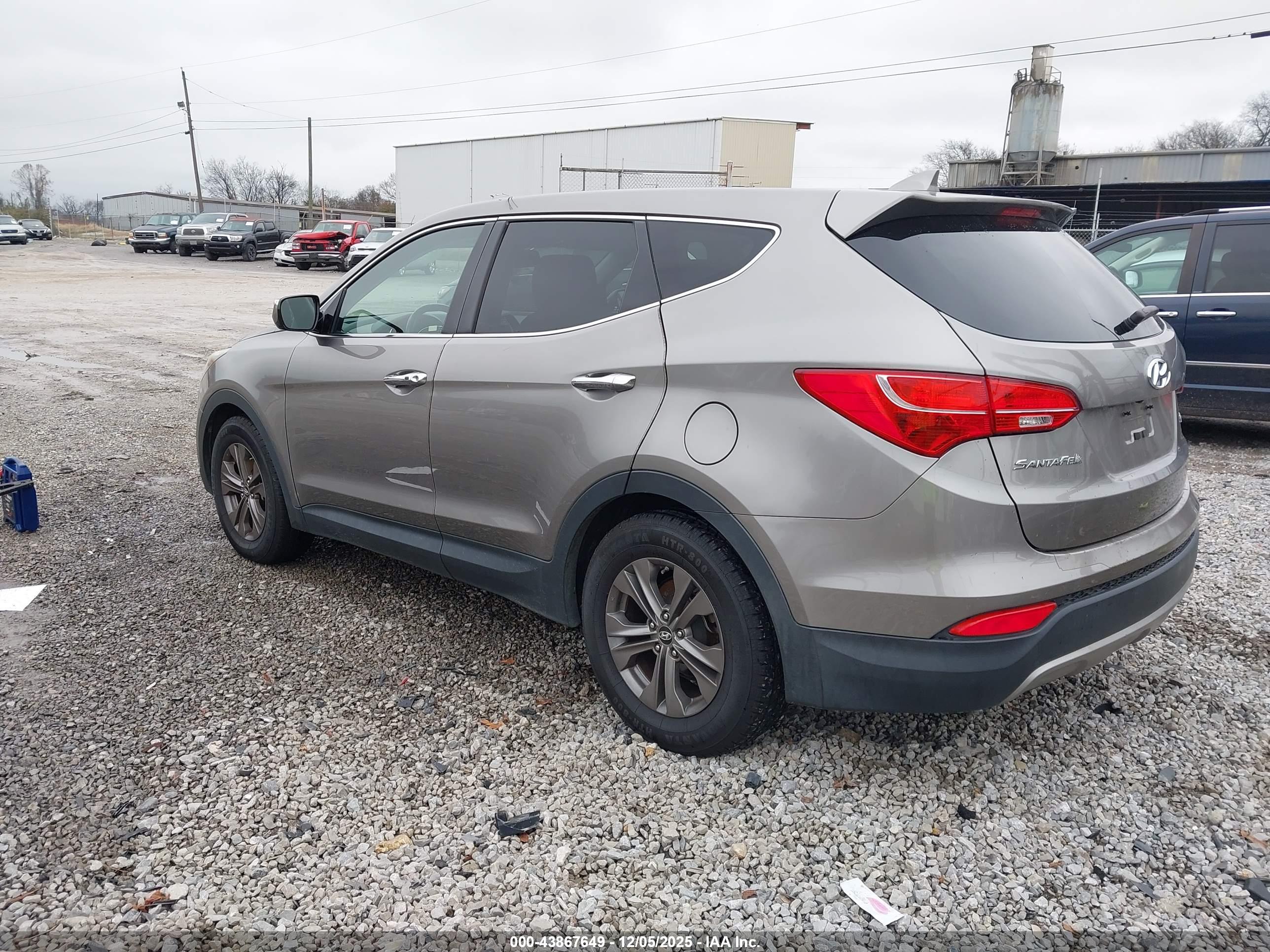 HYUNDAI SANTA image 3