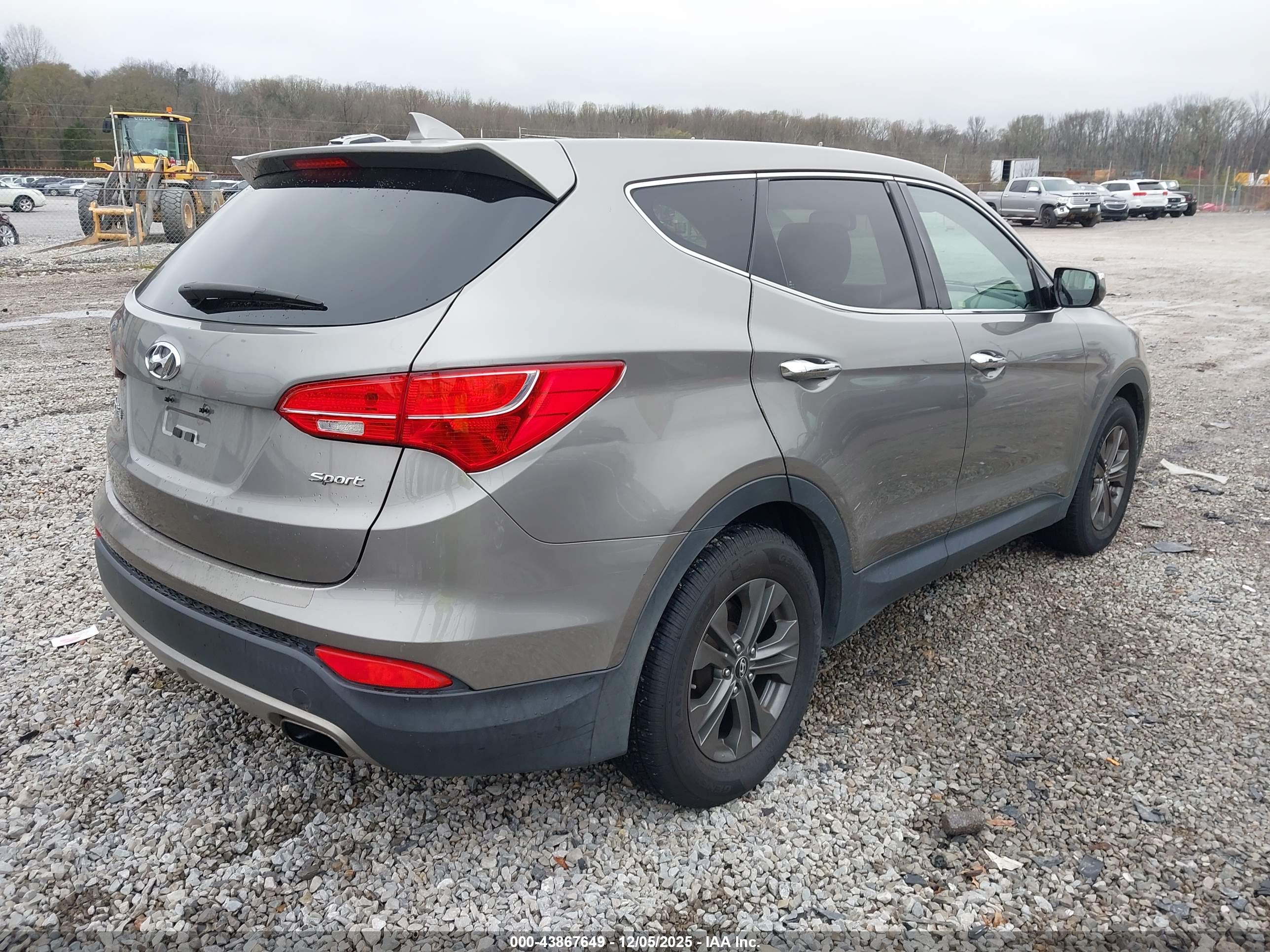 HYUNDAI SANTA image 4