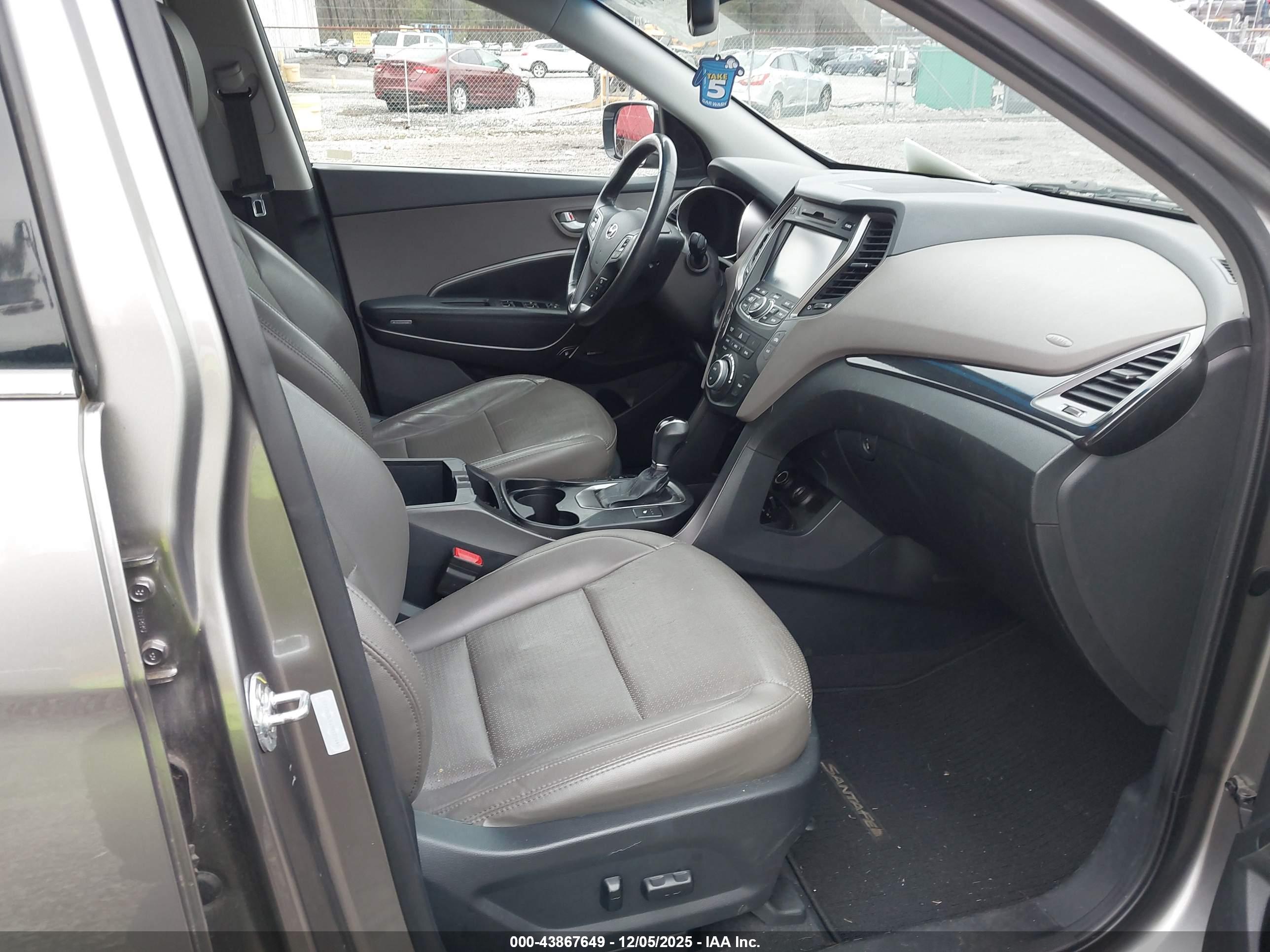 HYUNDAI SANTA image 5