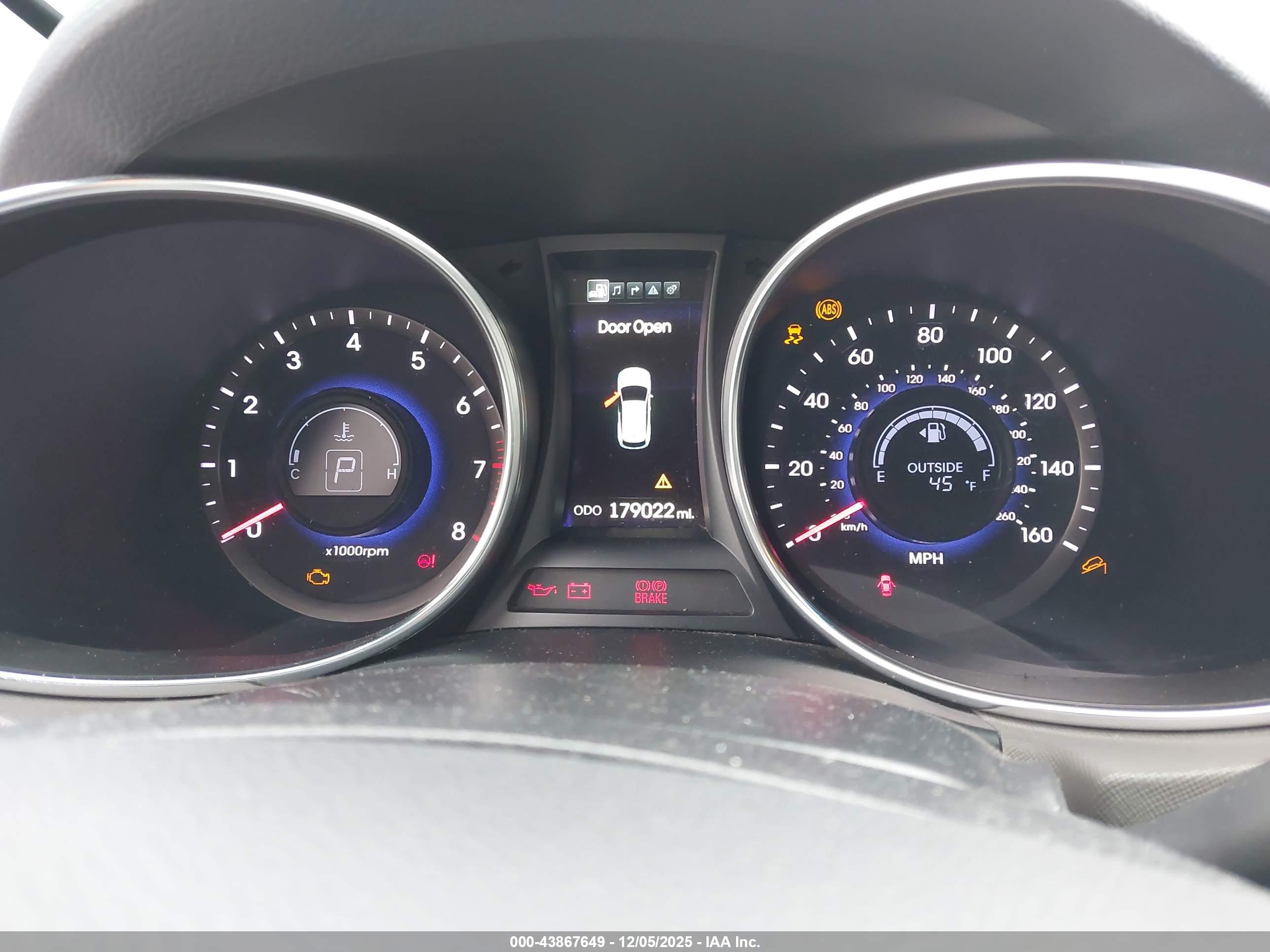 HYUNDAI SANTA image 7