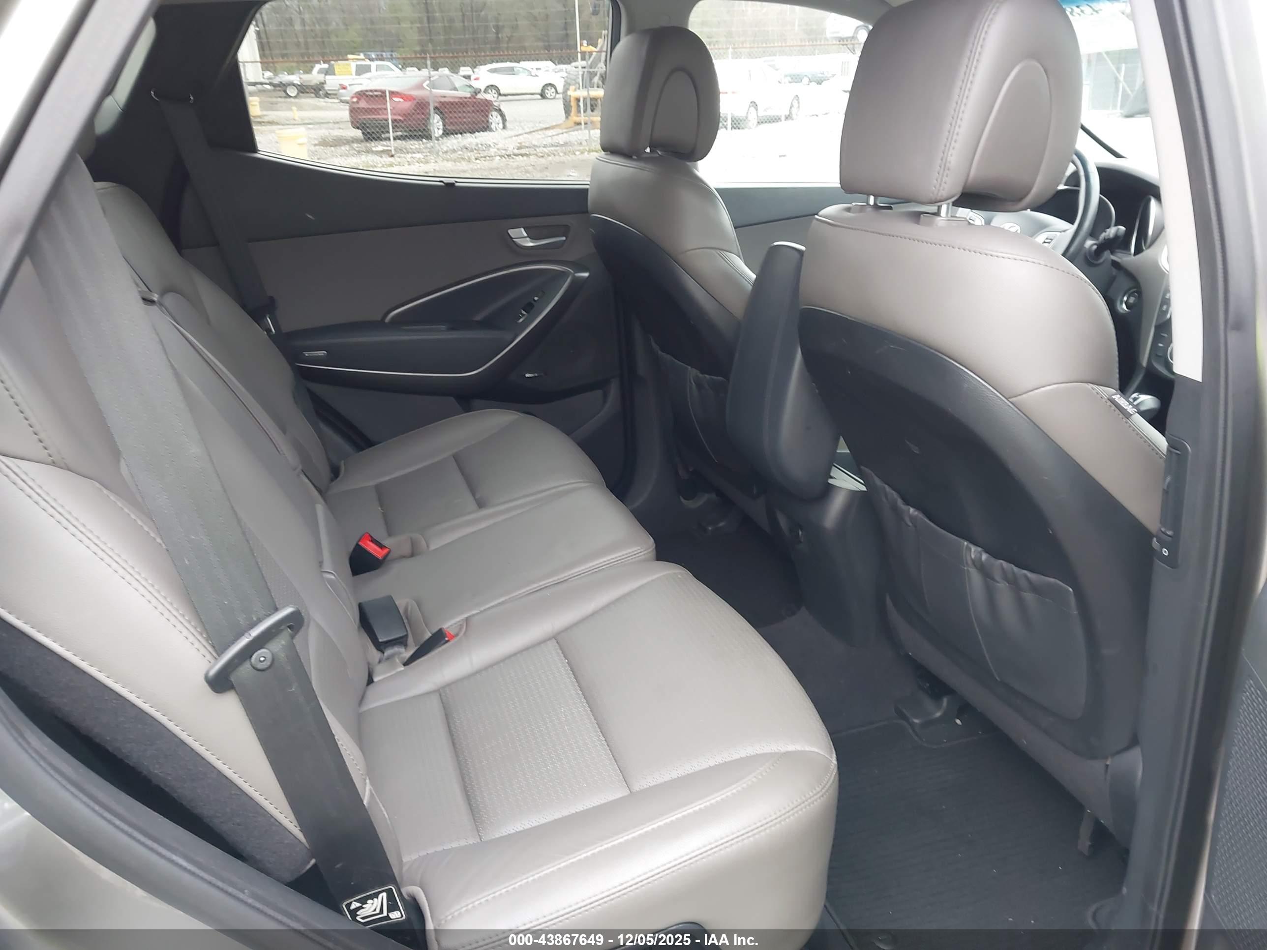 HYUNDAI SANTA image 8