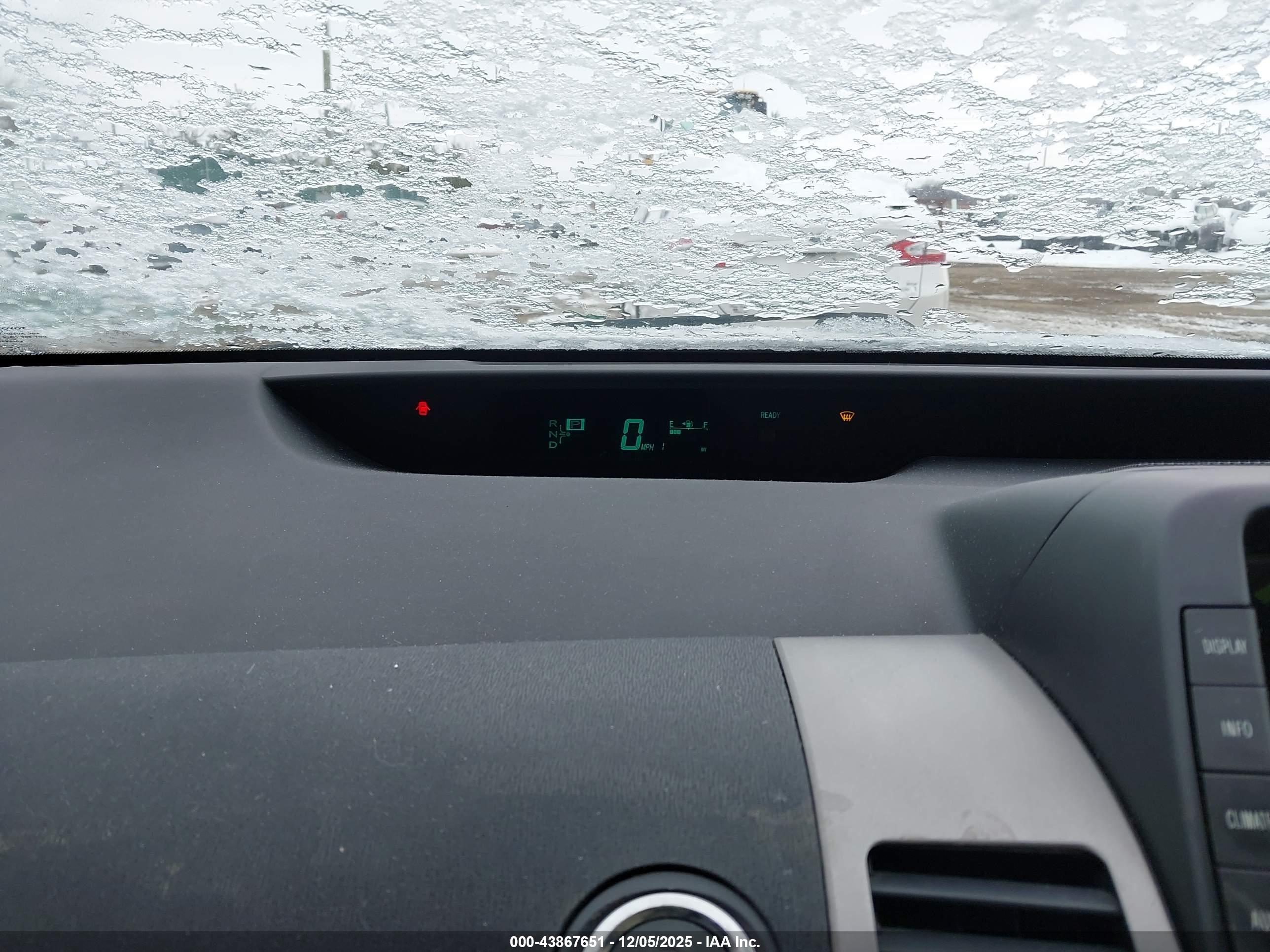 TOYOTA PRIUS image 7