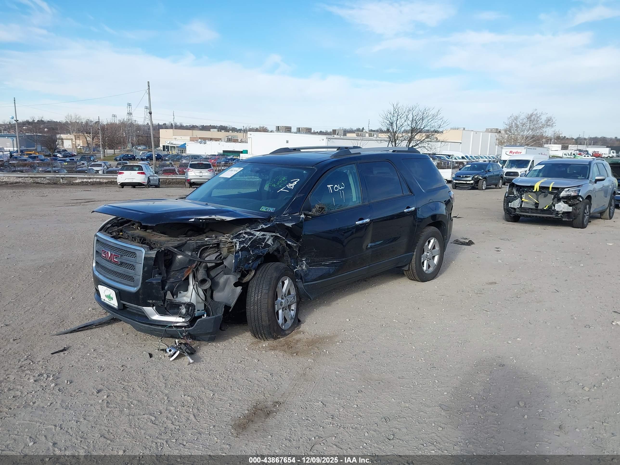 GMC ACADIA image 2