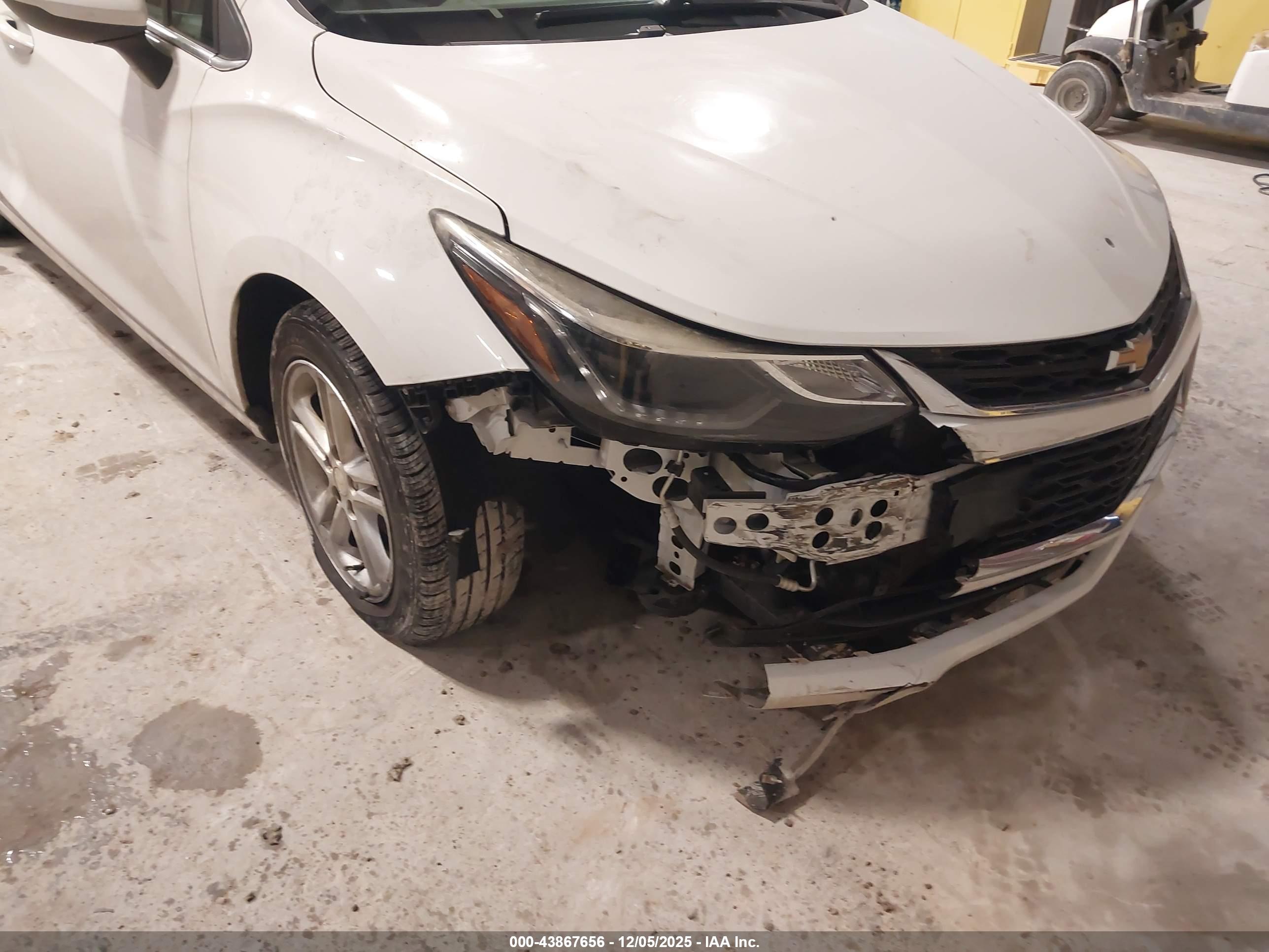 CHEVROLET CRUZE image 6