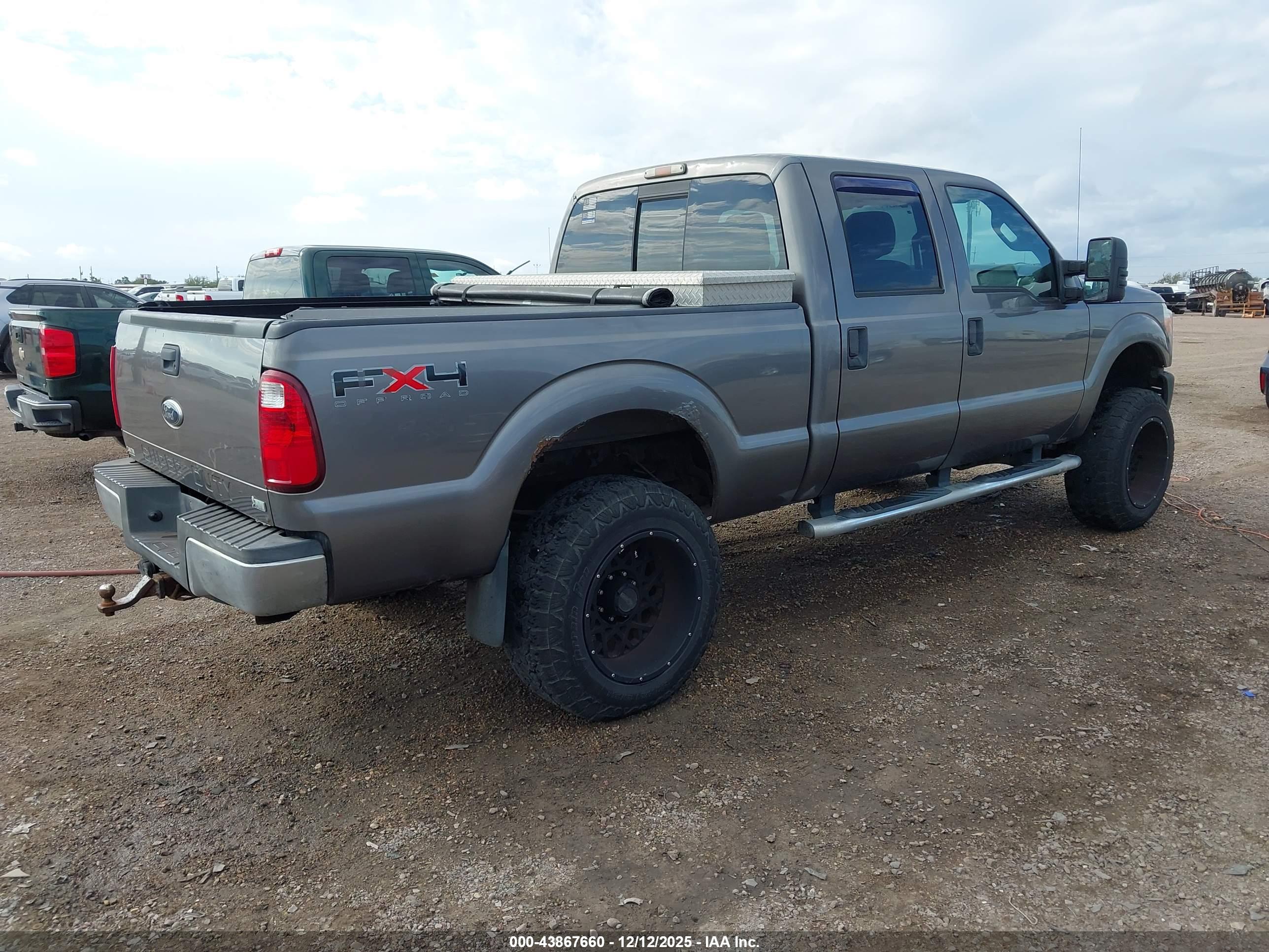 FORD F-350 image 4