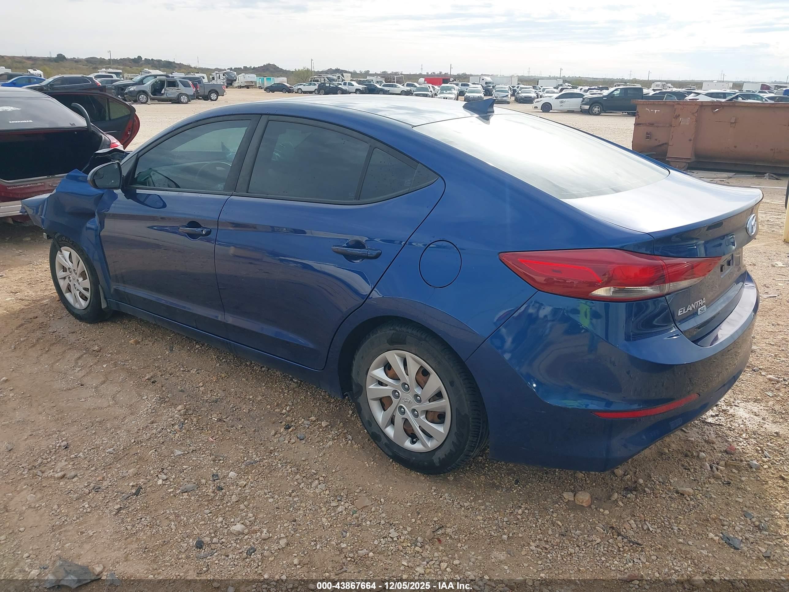 HYUNDAI ELANTRA image 3