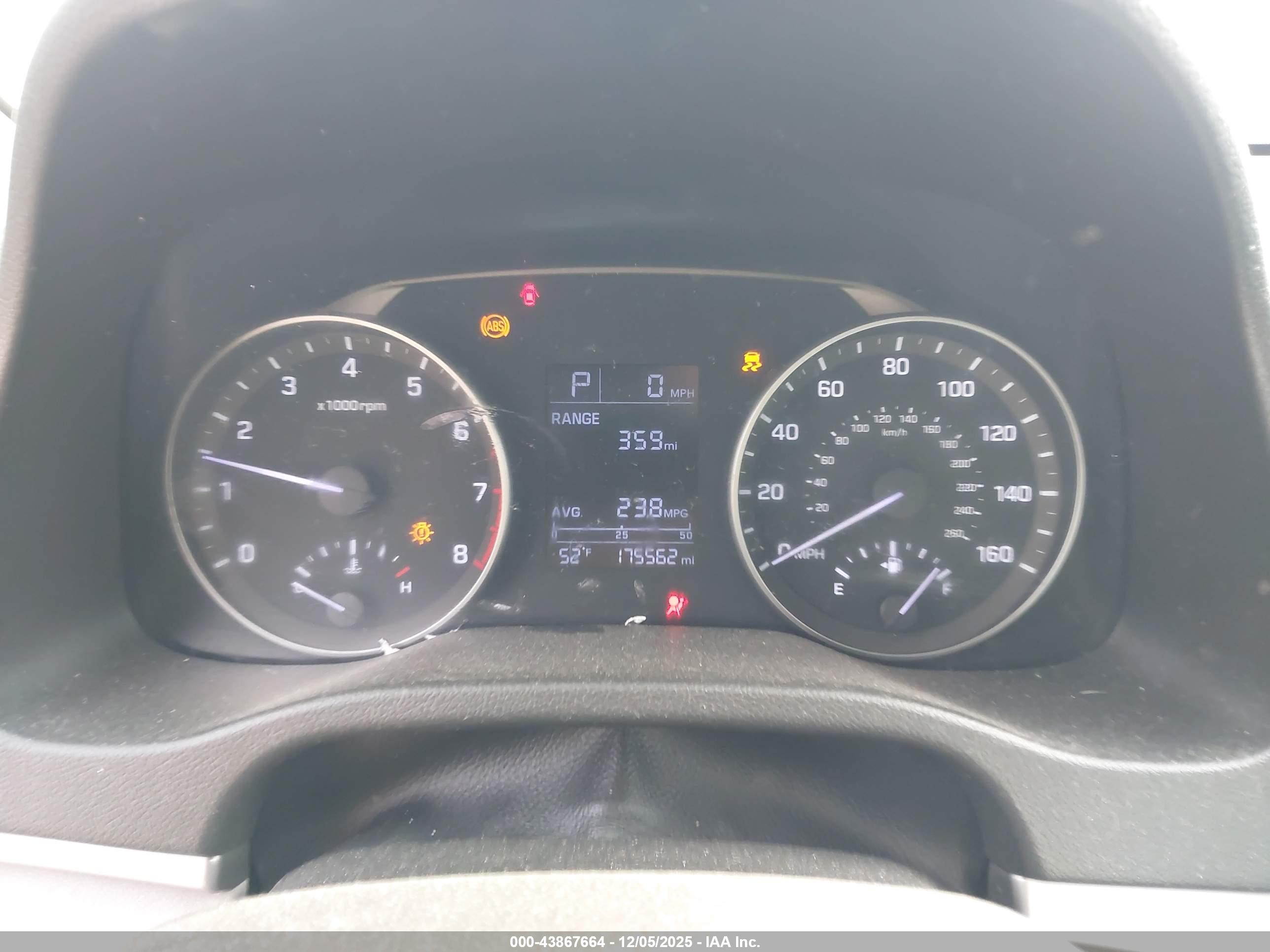 HYUNDAI ELANTRA image 7