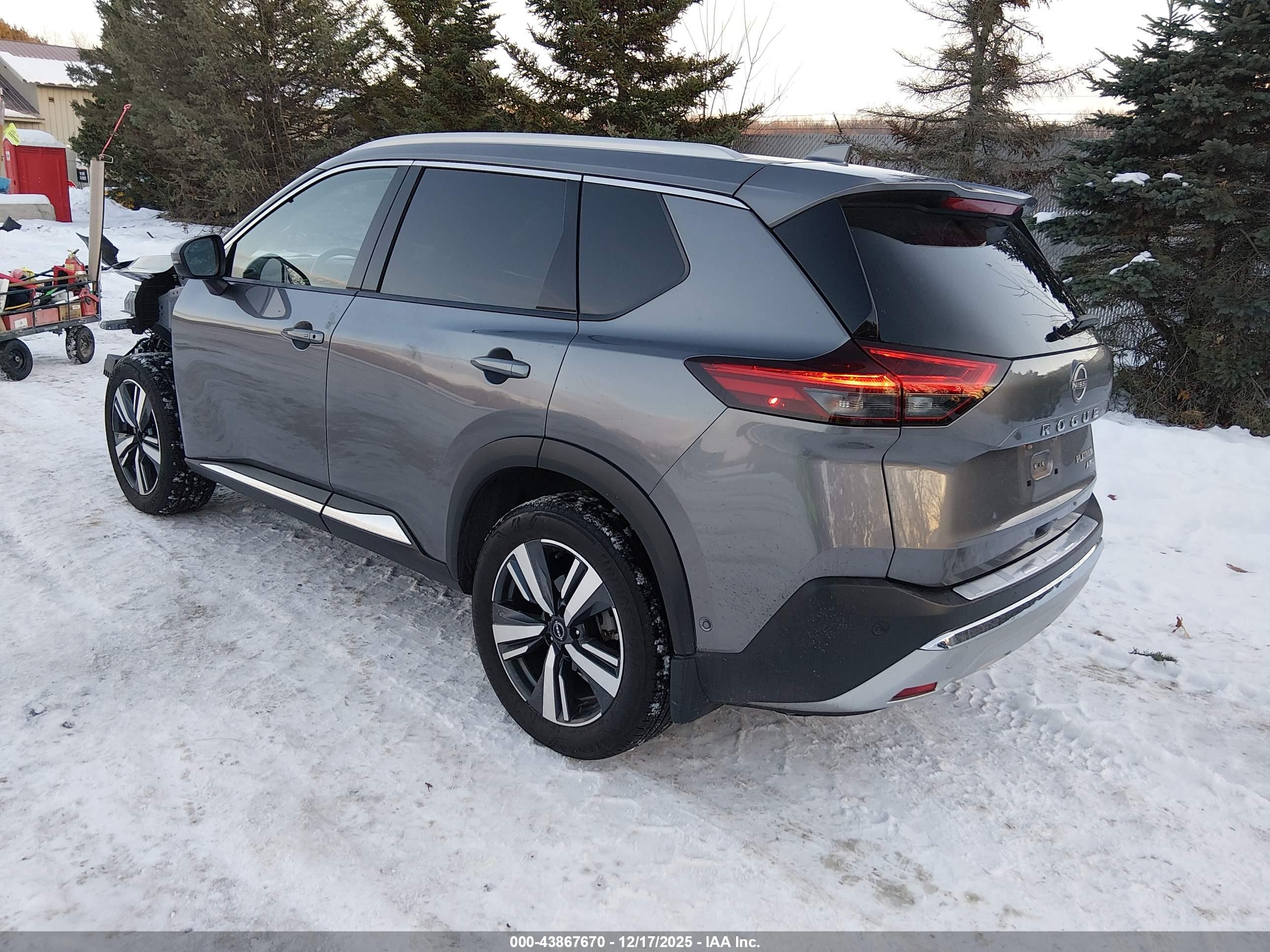 NISSAN ROGUE image 3