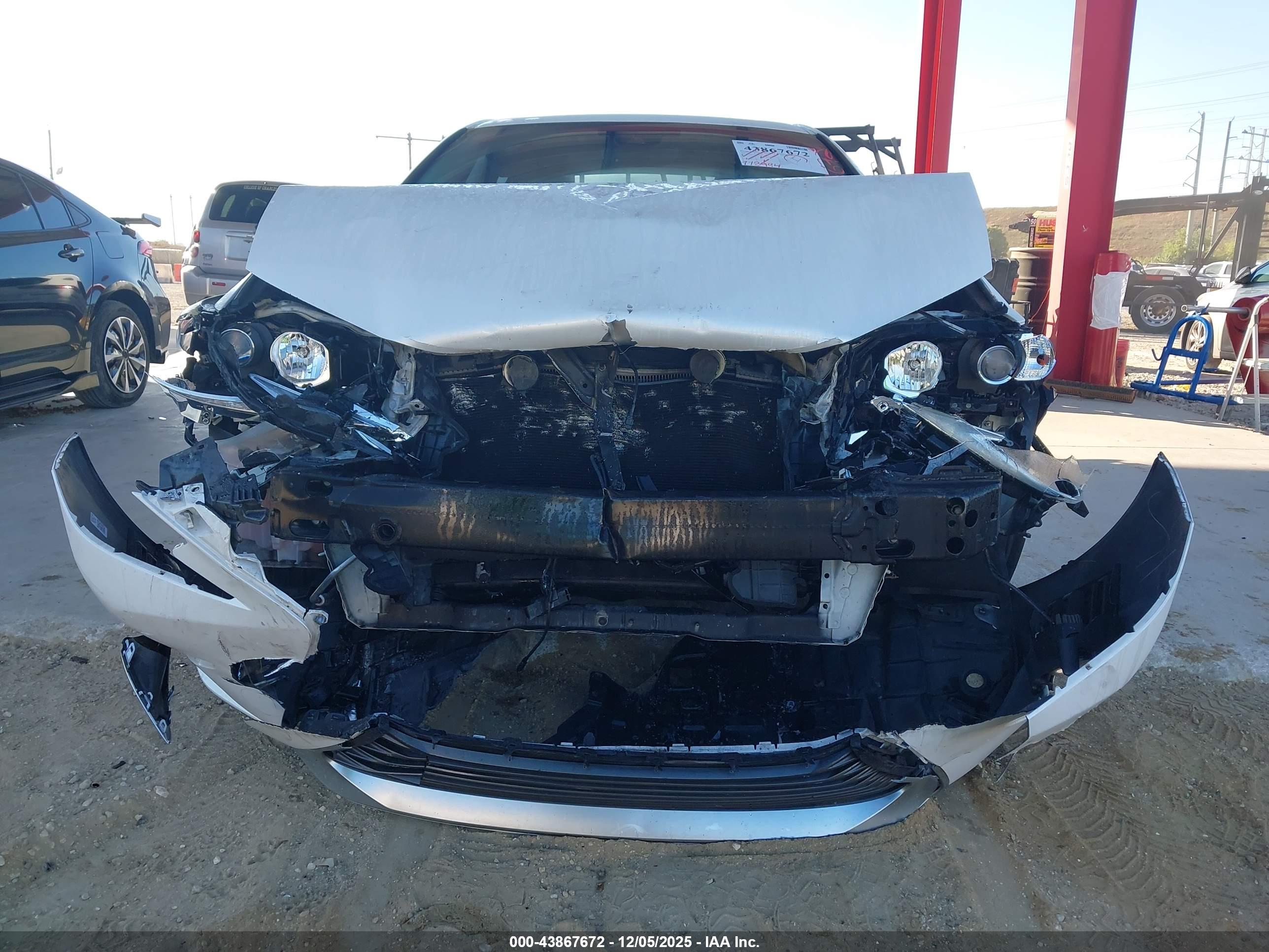 LEXUS ES image 6