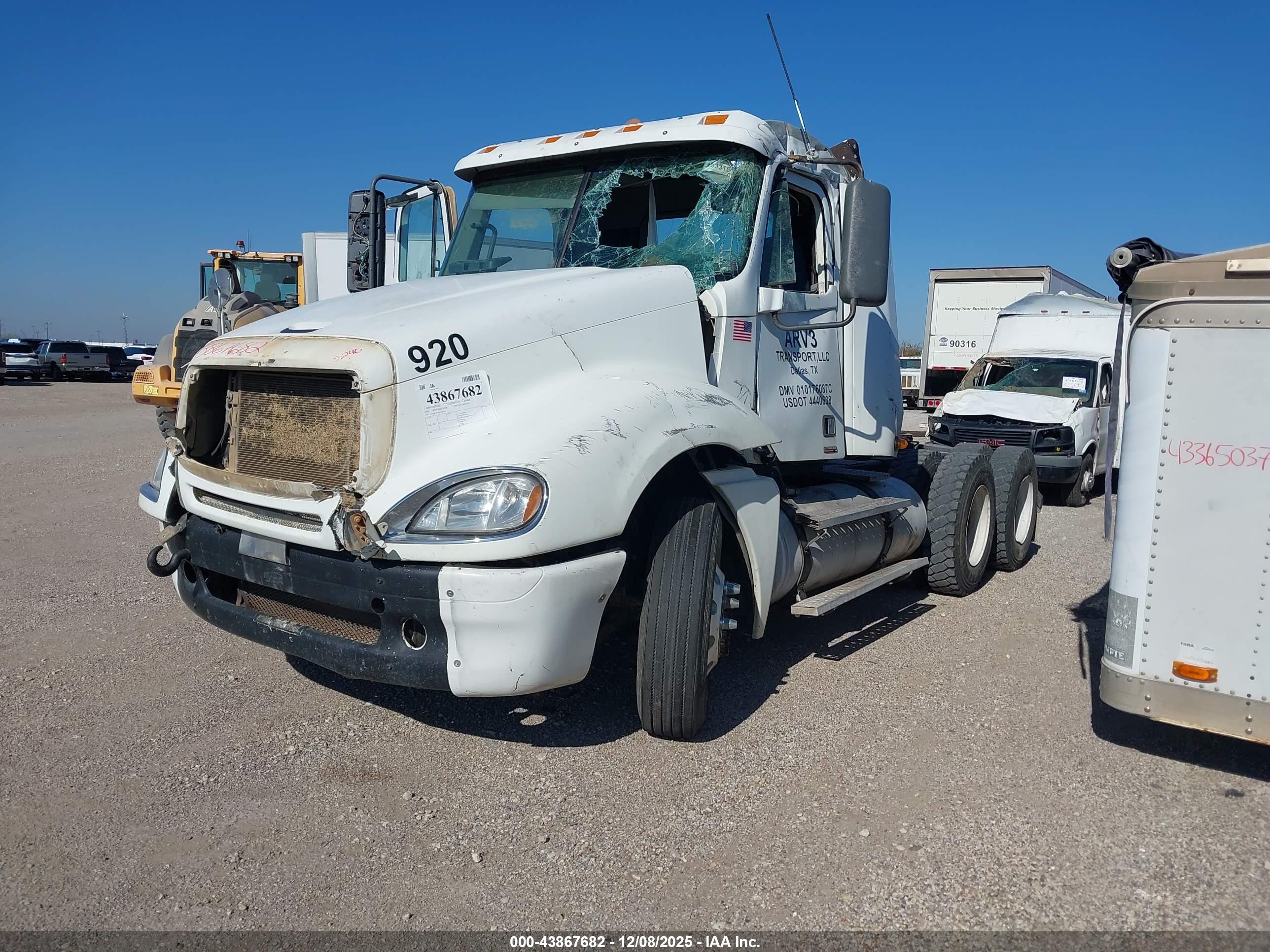 FREIGHTLINER CONVENTIONAL image 2