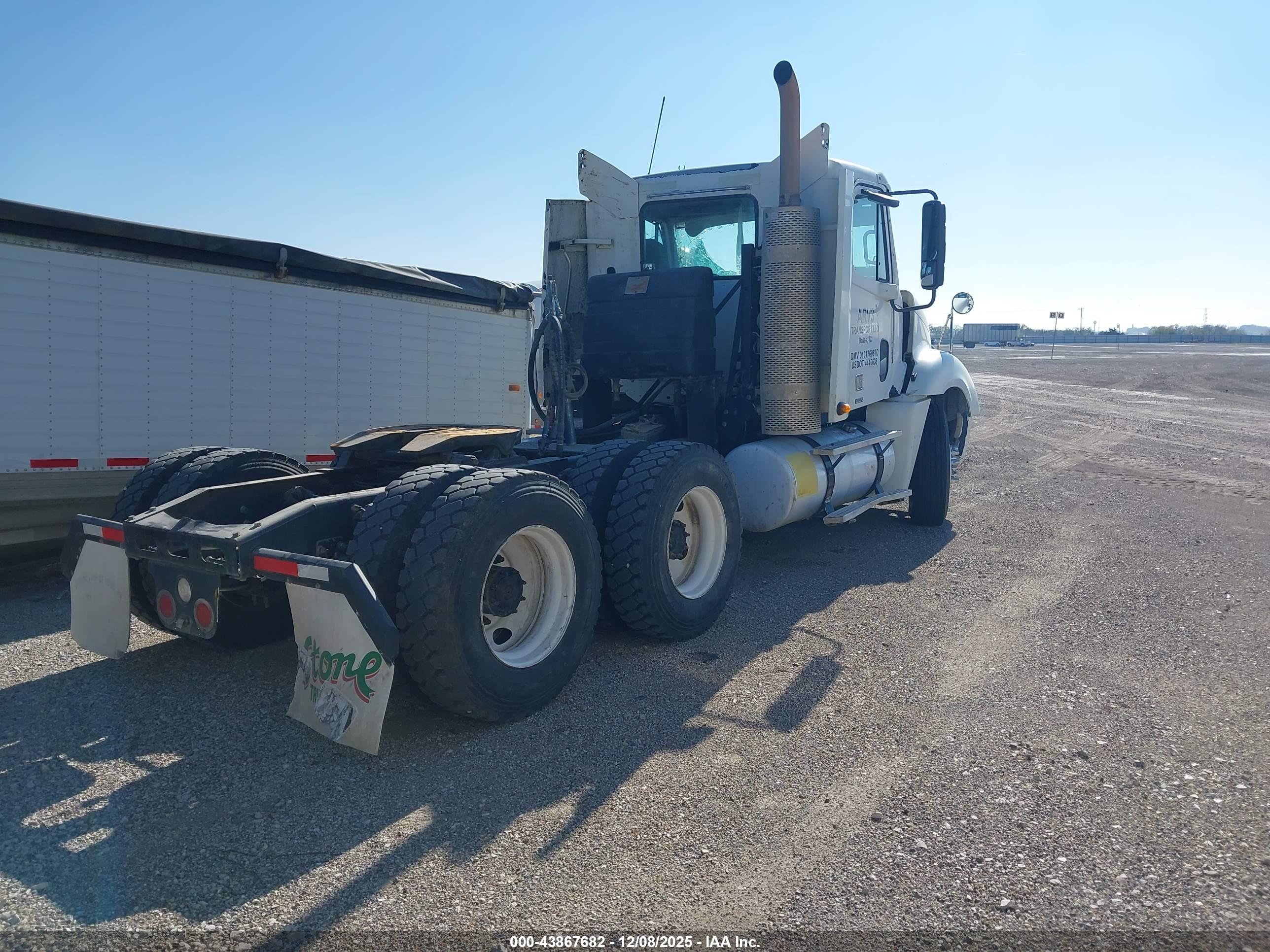 FREIGHTLINER CONVENTIONAL image 4