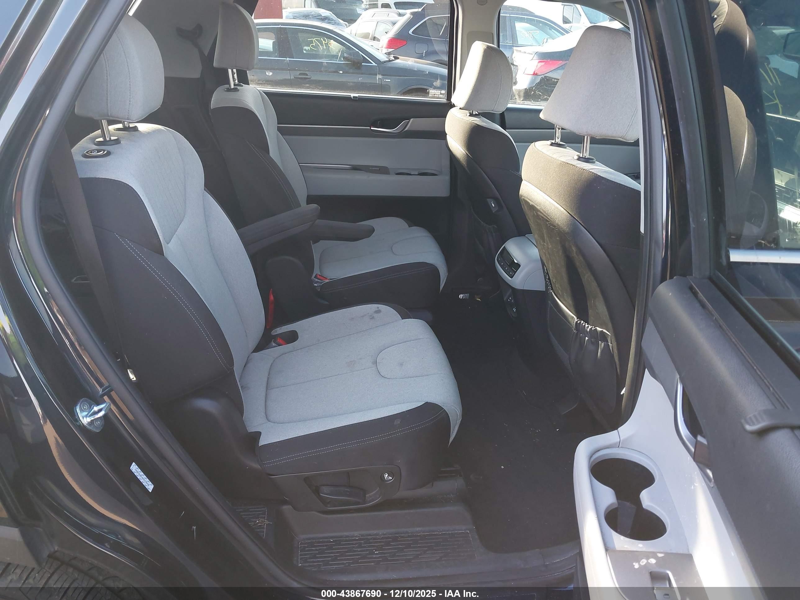 HYUNDAI PALISADE image 8