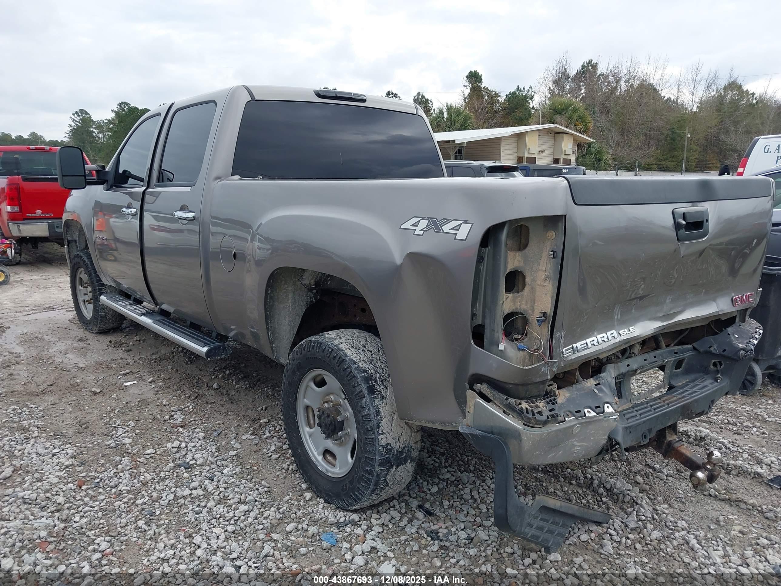 GMC SIERRA image 3