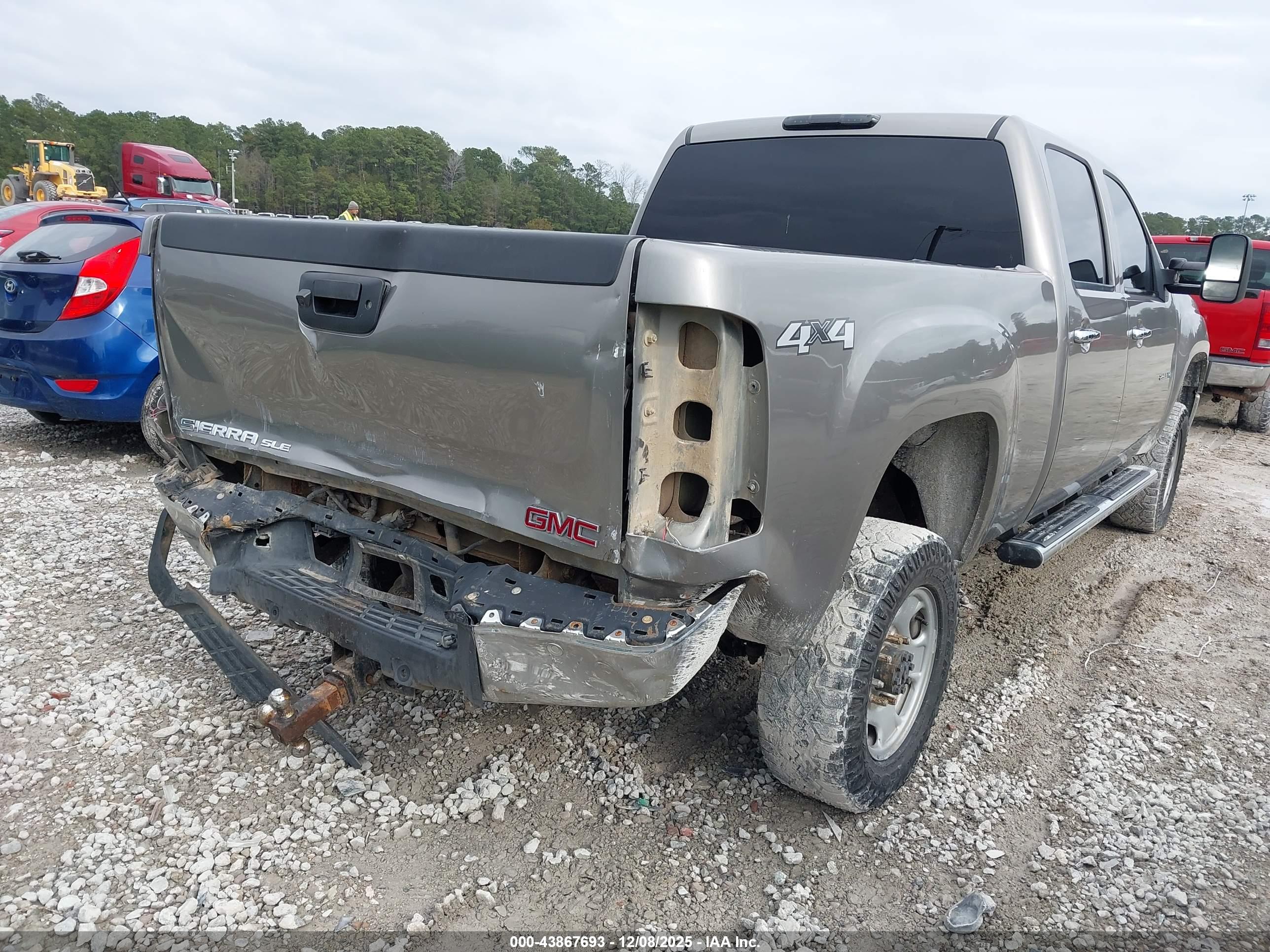 GMC SIERRA image 4