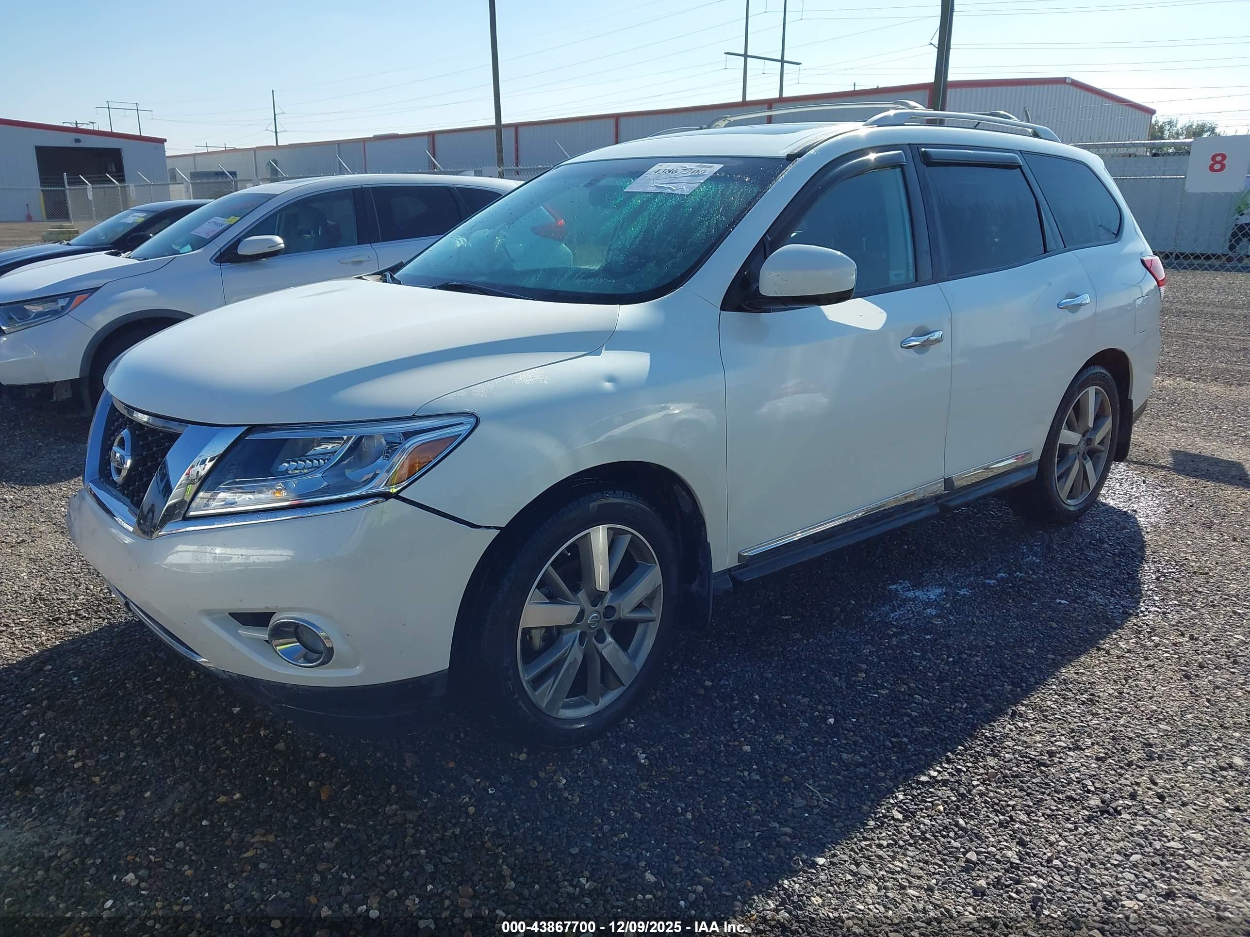 NISSAN PATHFINDER image 2