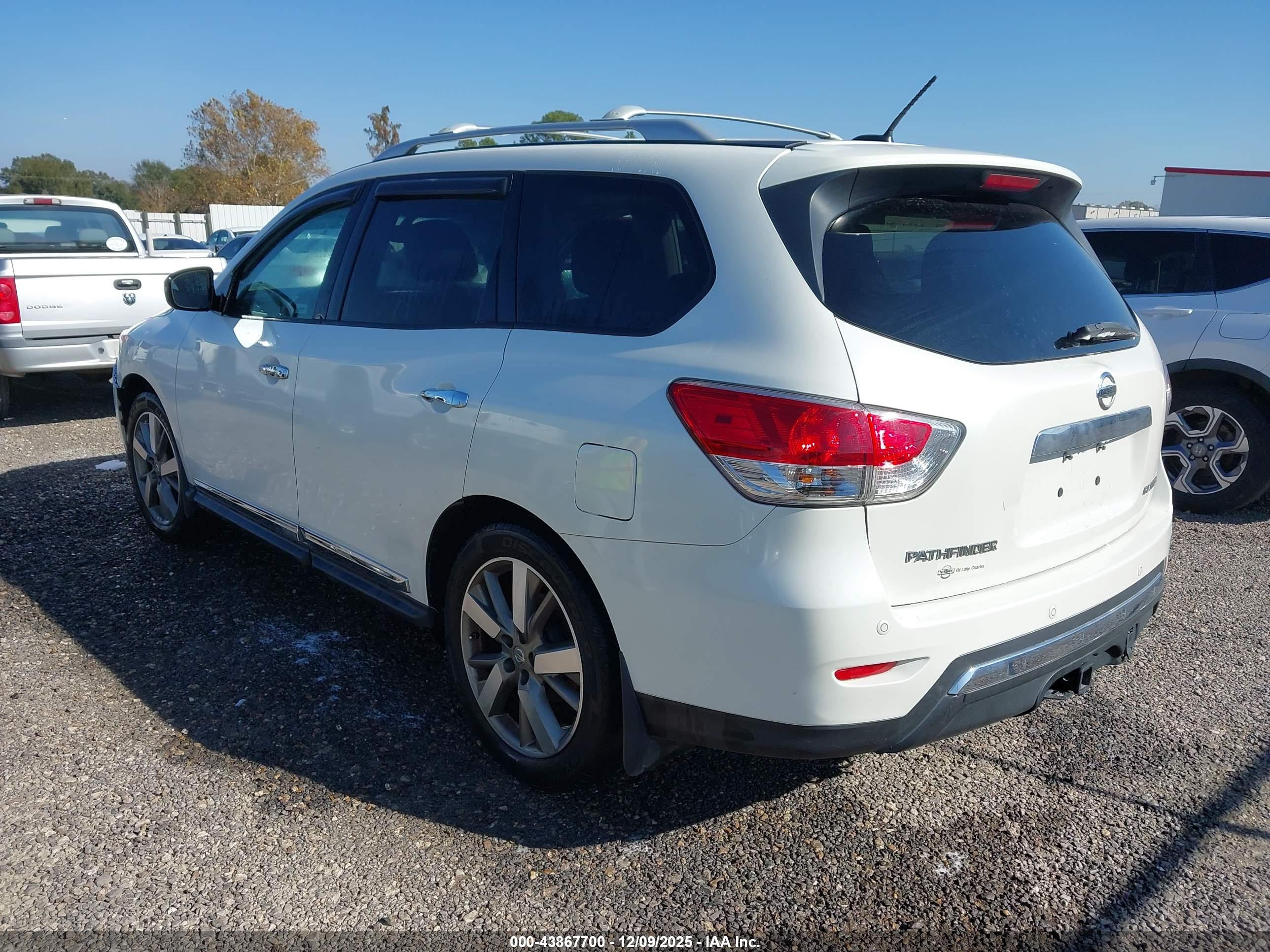 NISSAN PATHFINDER image 3