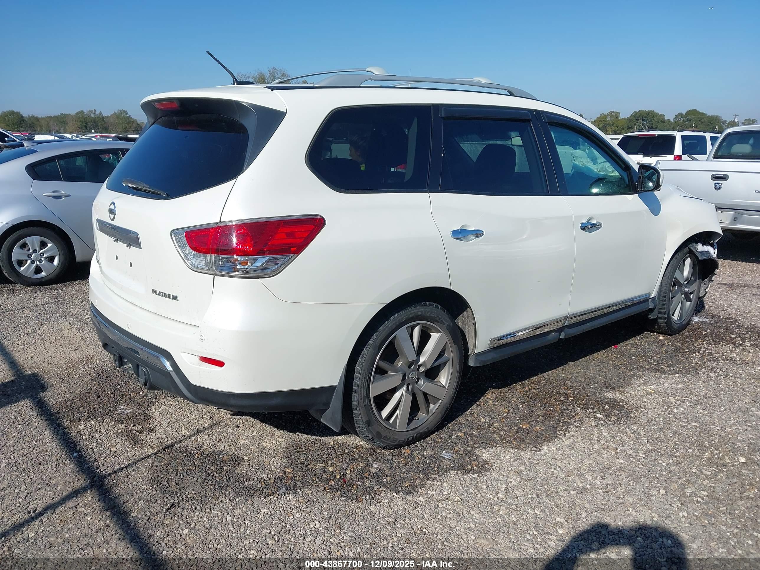 NISSAN PATHFINDER image 4