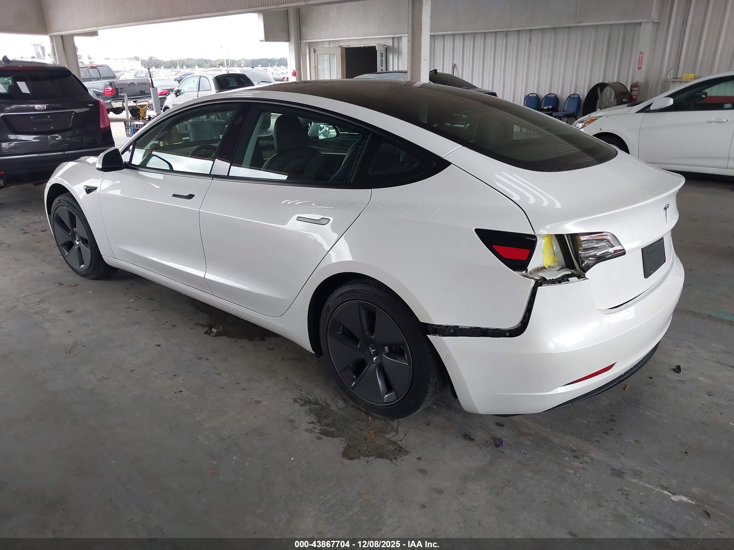 TESLA MODEL image 3