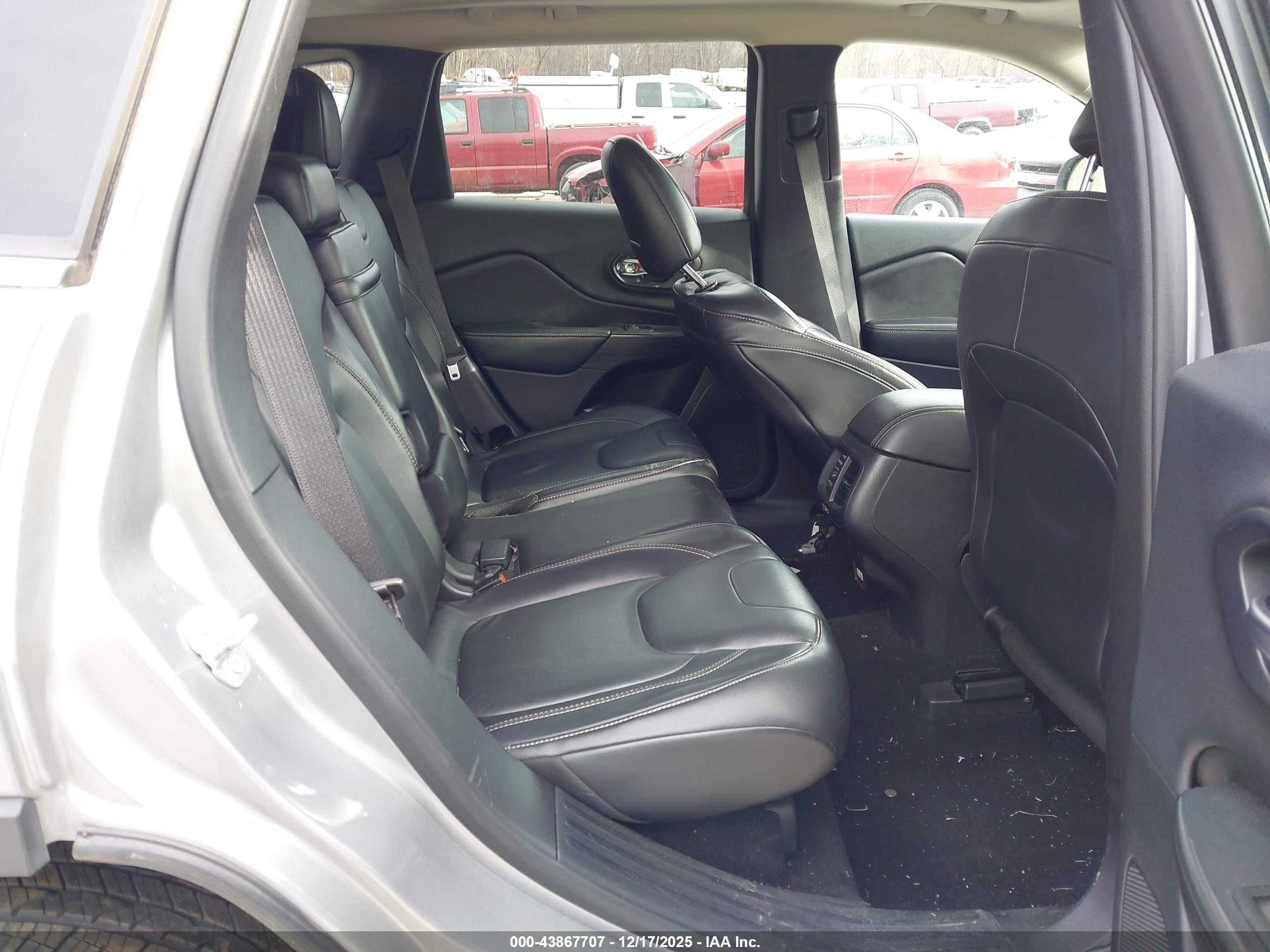 JEEP CHEROKEE image 8