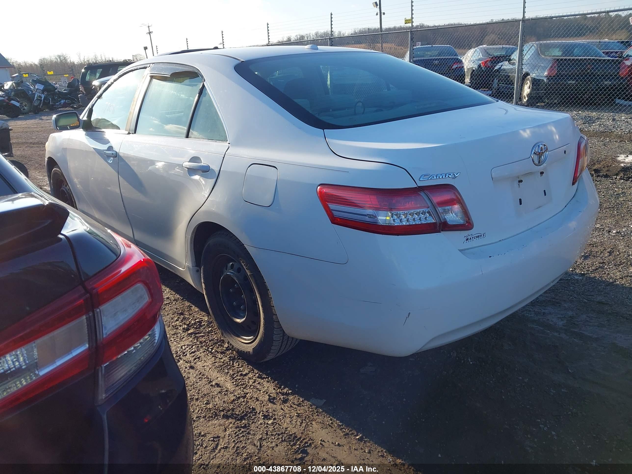 TOYOTA CAMRY image 3