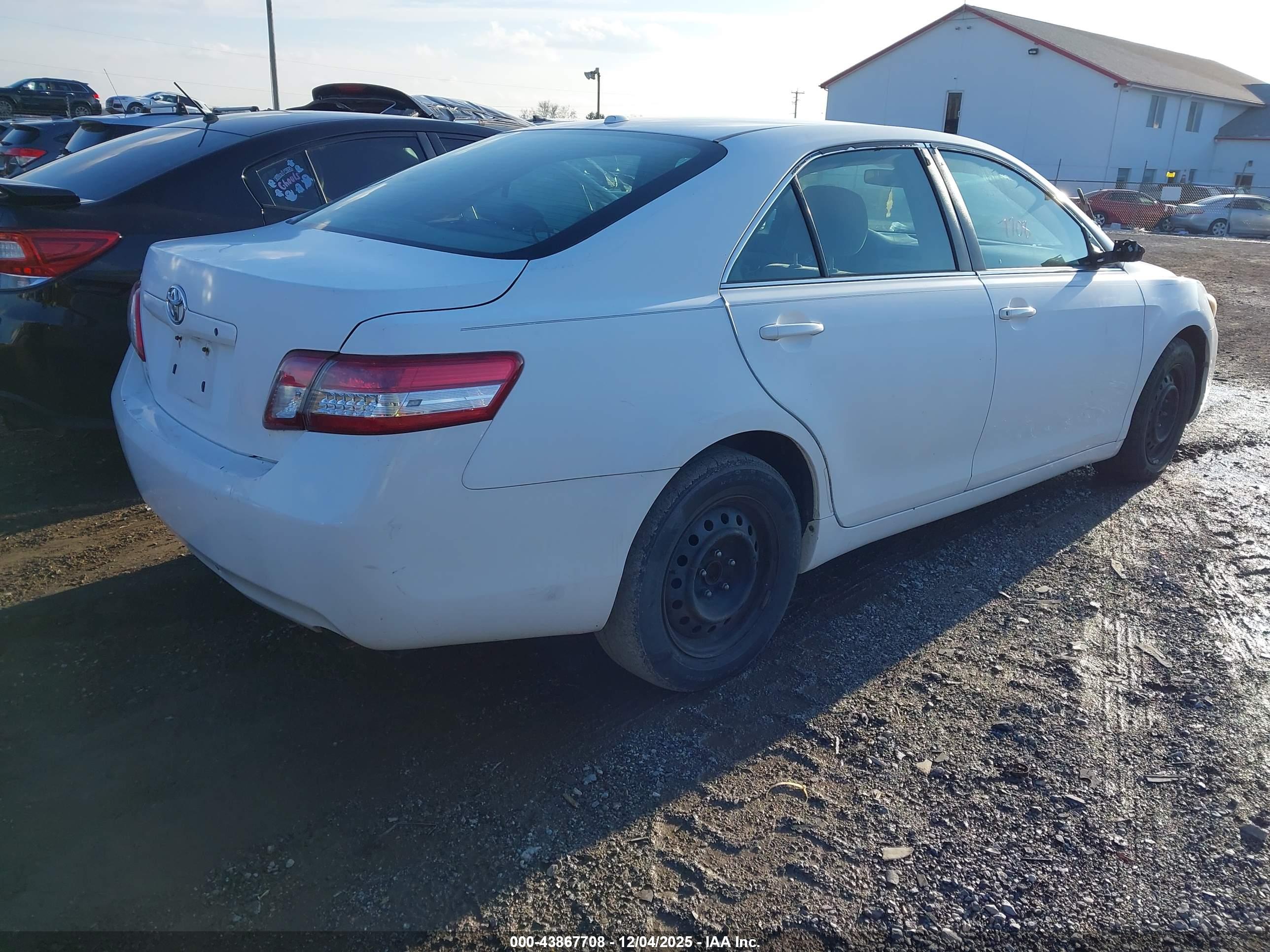 TOYOTA CAMRY image 4