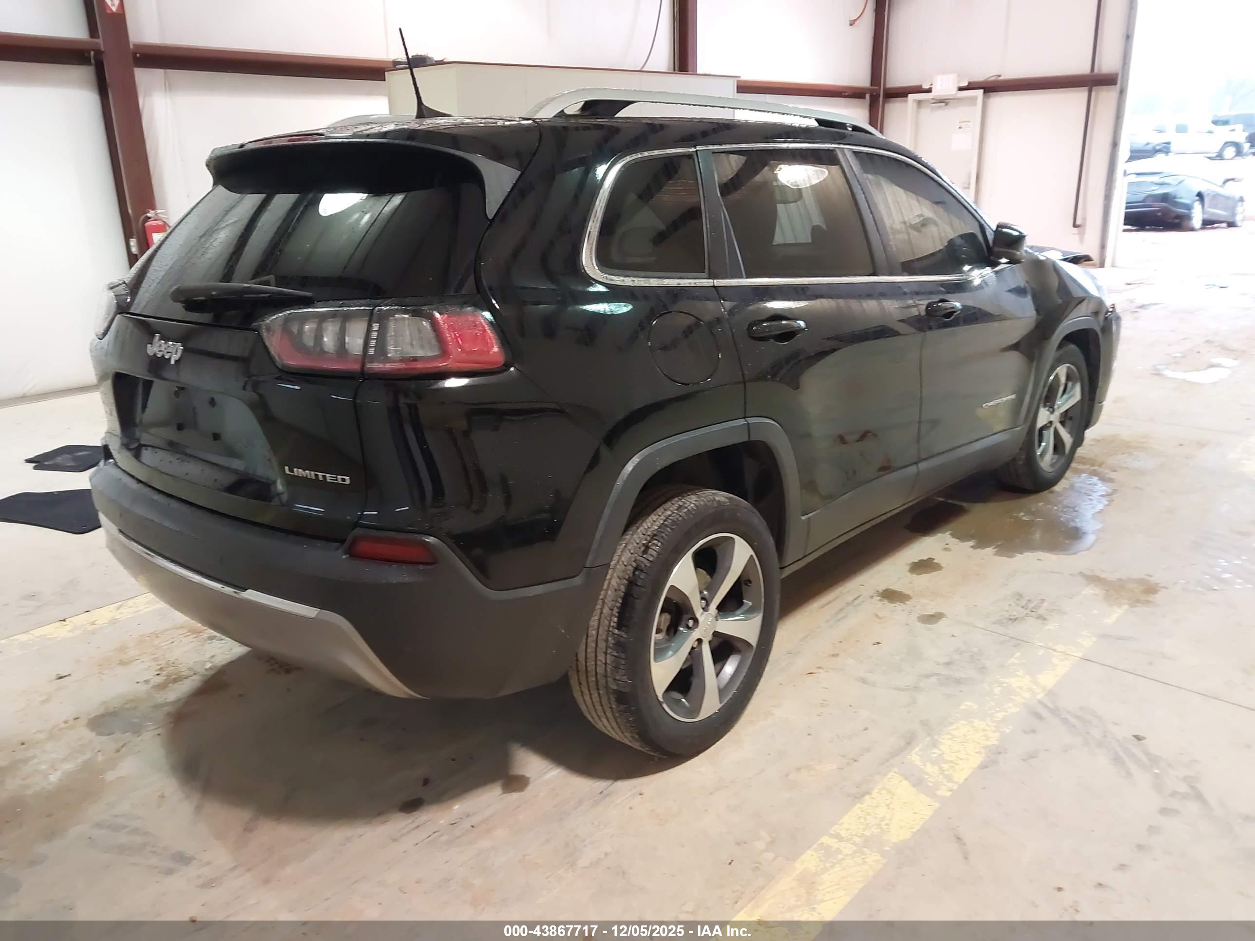 JEEP CHEROKEE image 4