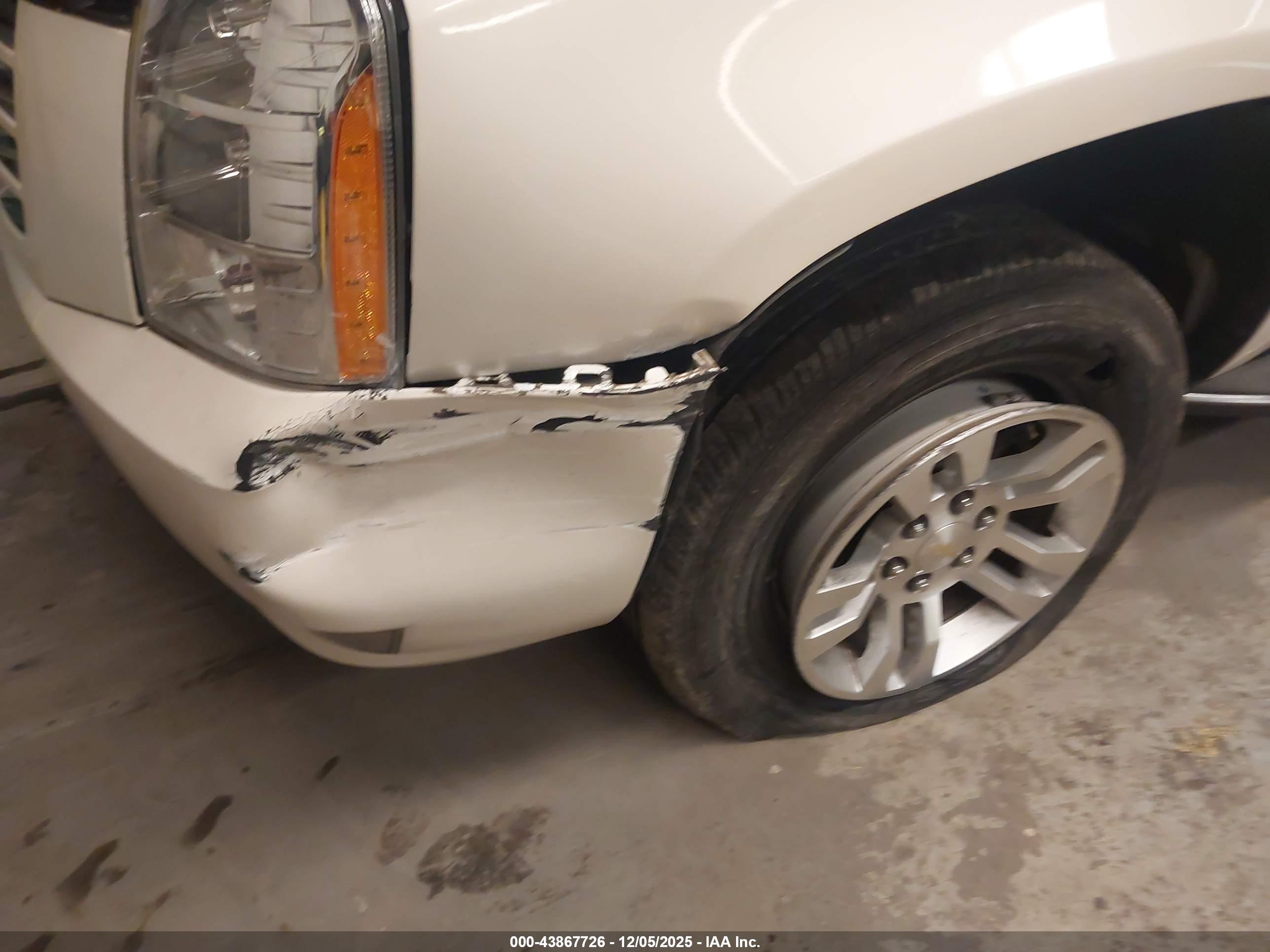 CADILLAC ESCALADE image 6