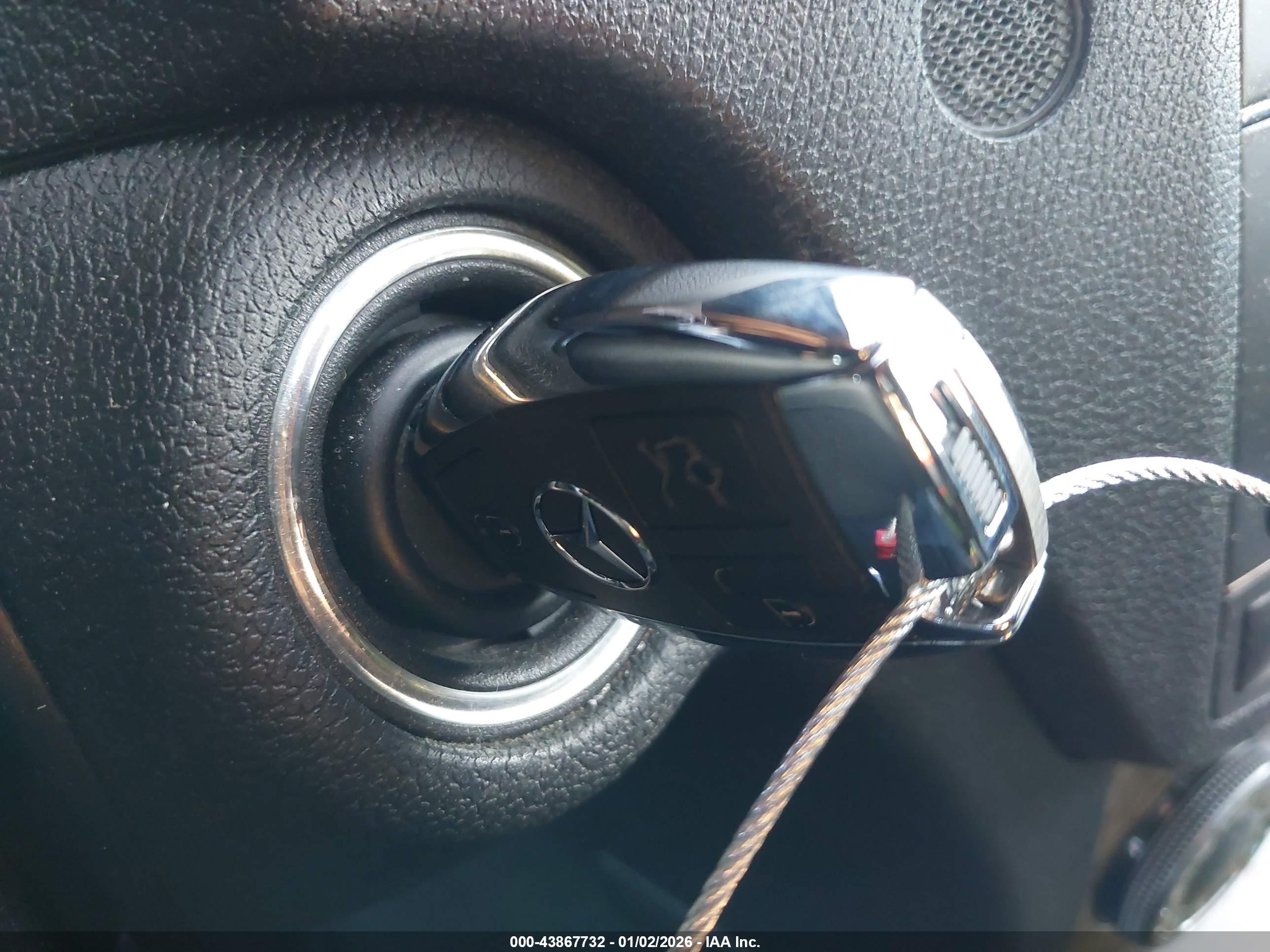 MERCEDES-BENZ C image 11