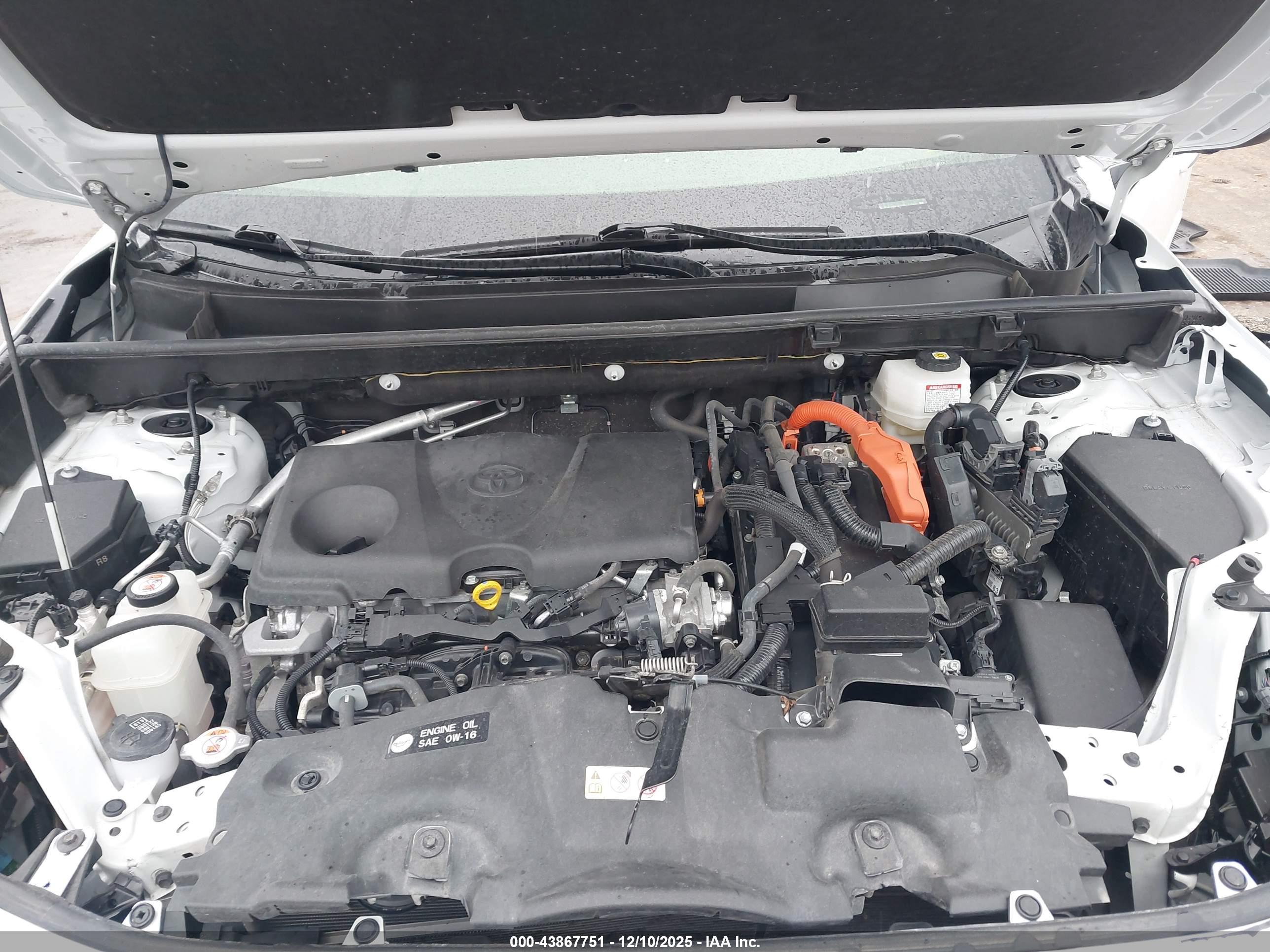 TOYOTA RAV4 image 10