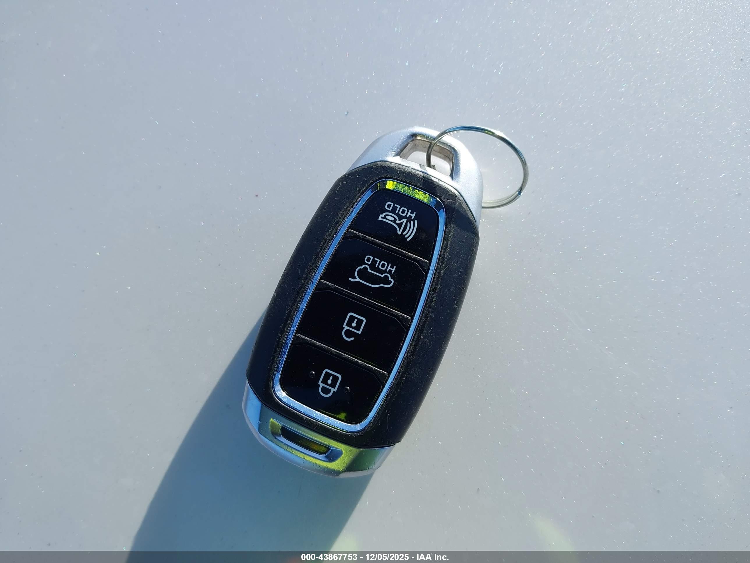 HYUNDAI KONA image 11
