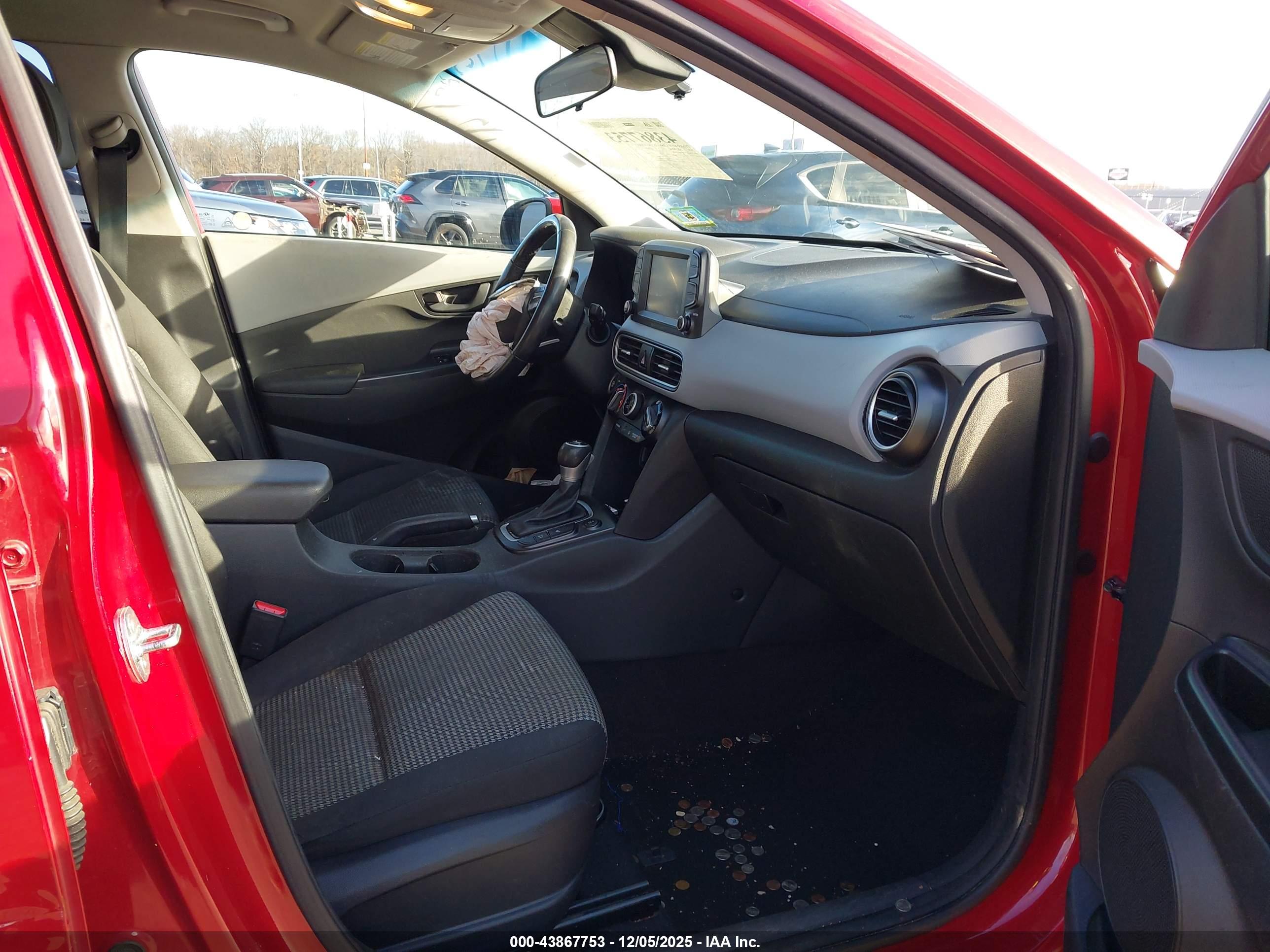 HYUNDAI KONA image 5