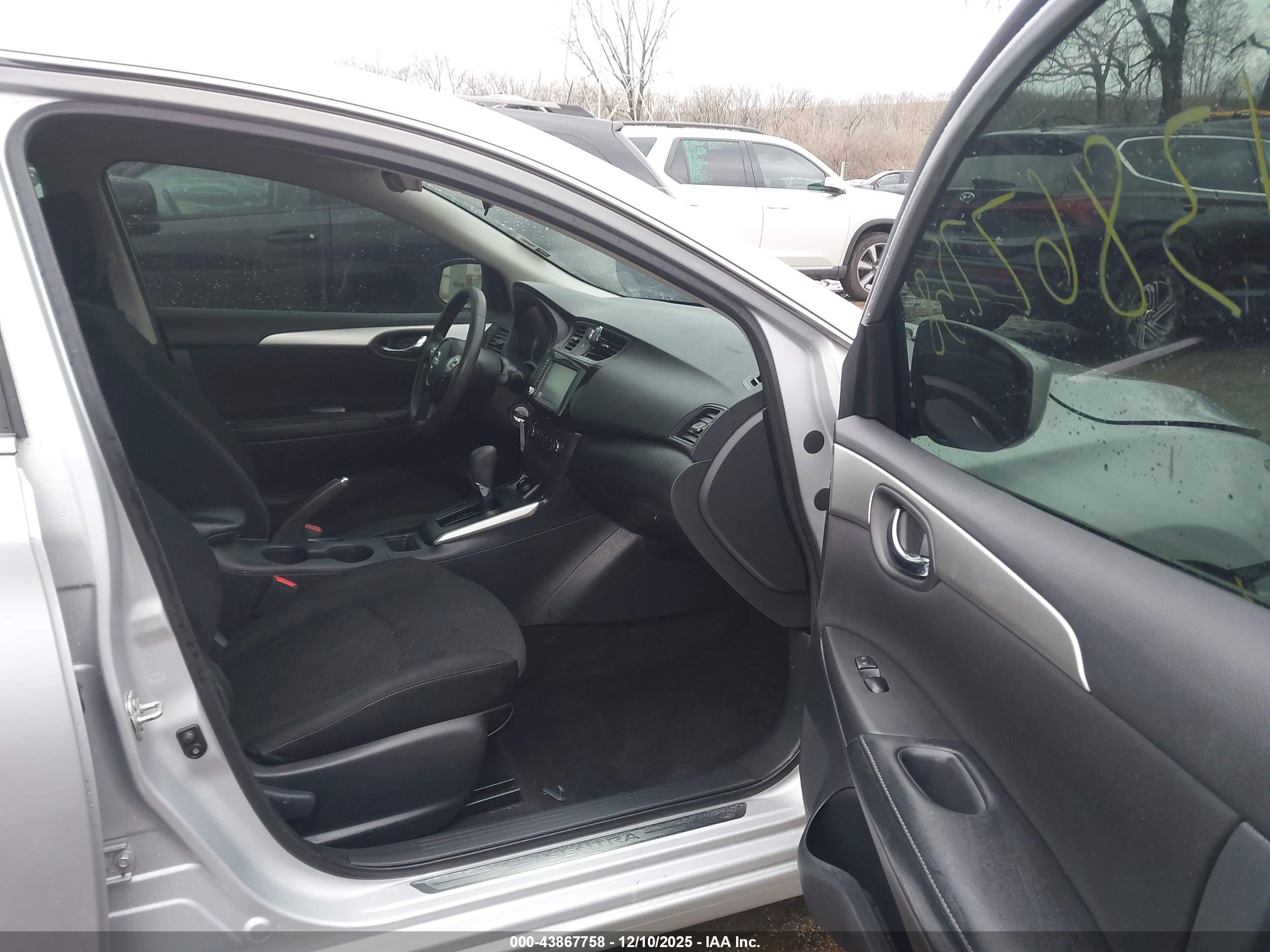 NISSAN SENTRA image 5