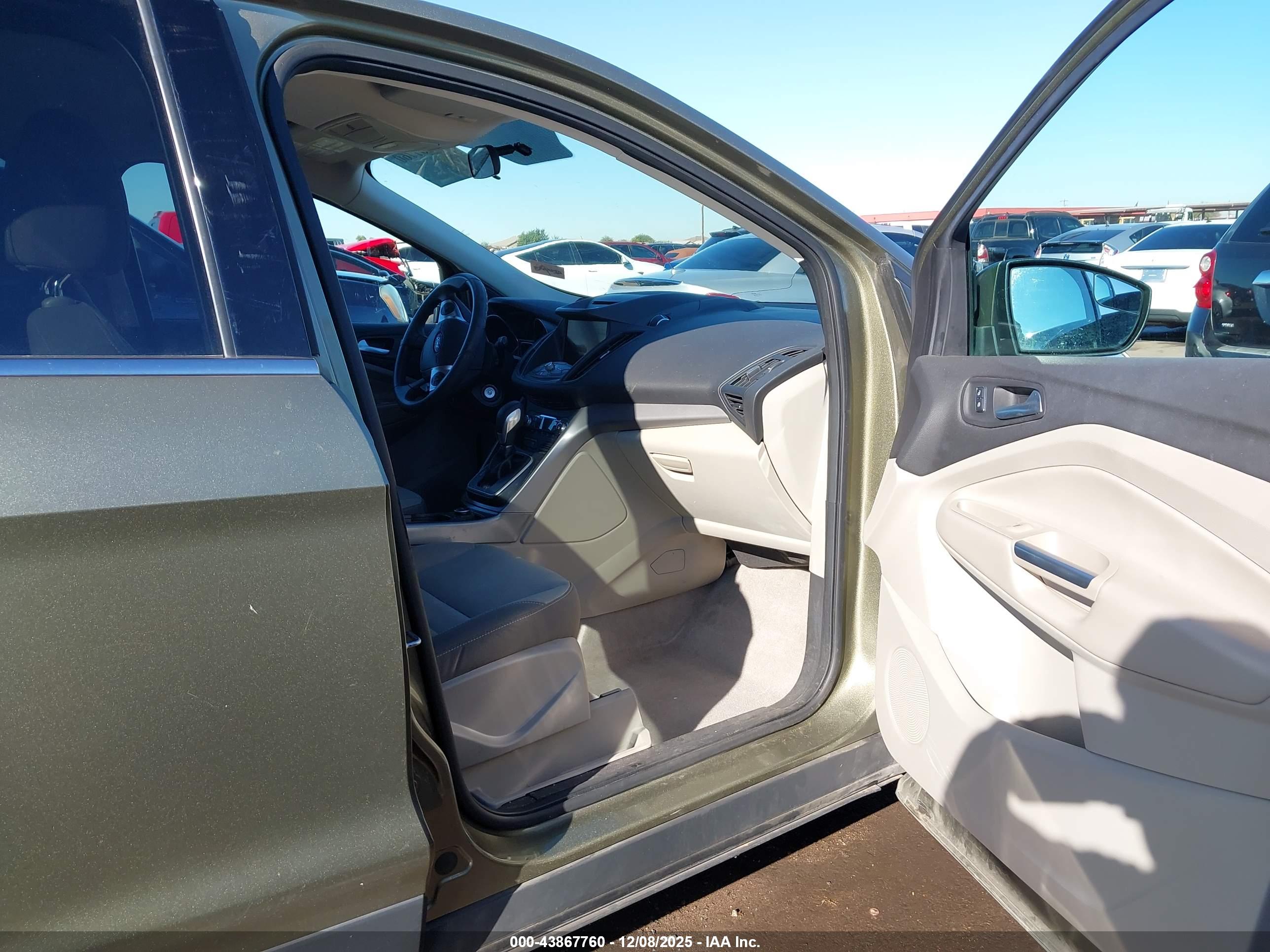 FORD ESCAPE image 5