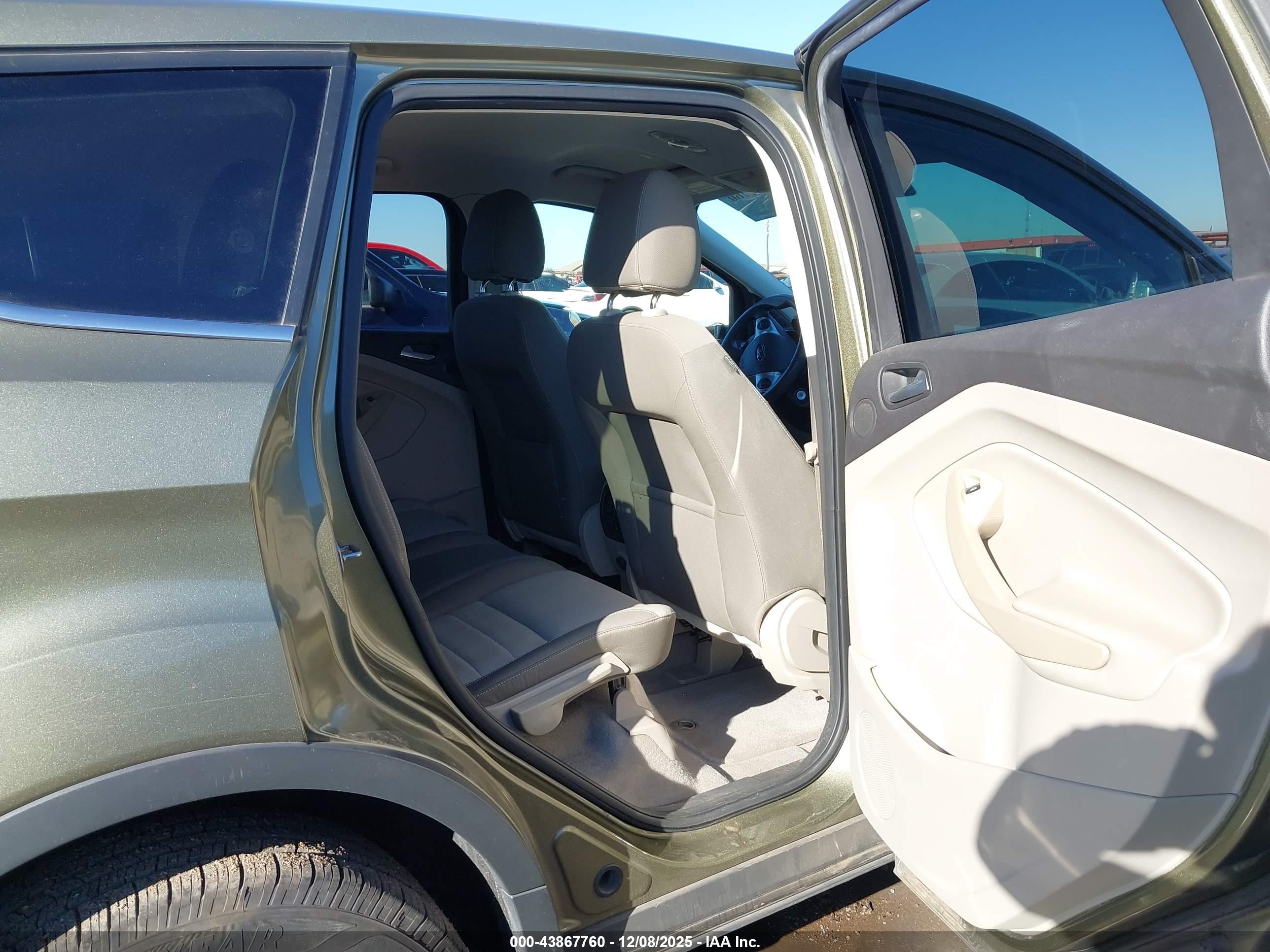 FORD ESCAPE image 8